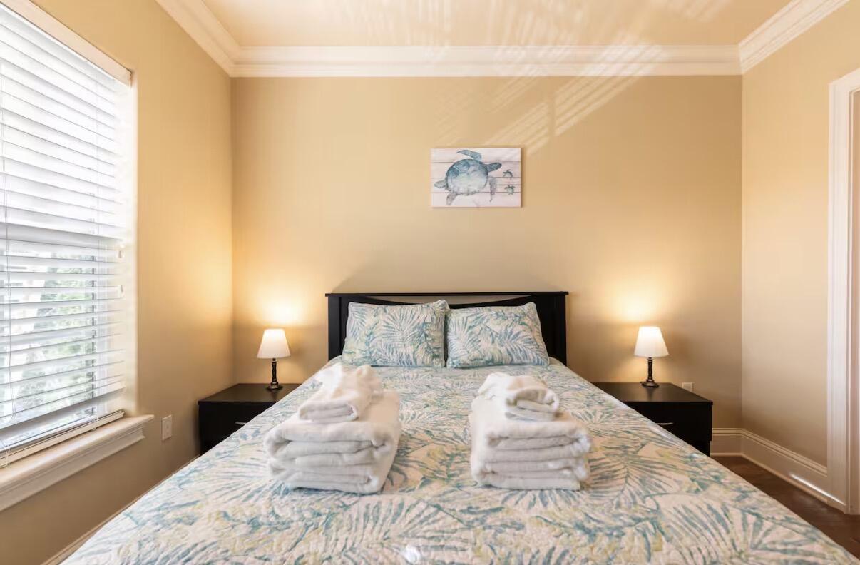 VILLA LAGO - Residential Lease