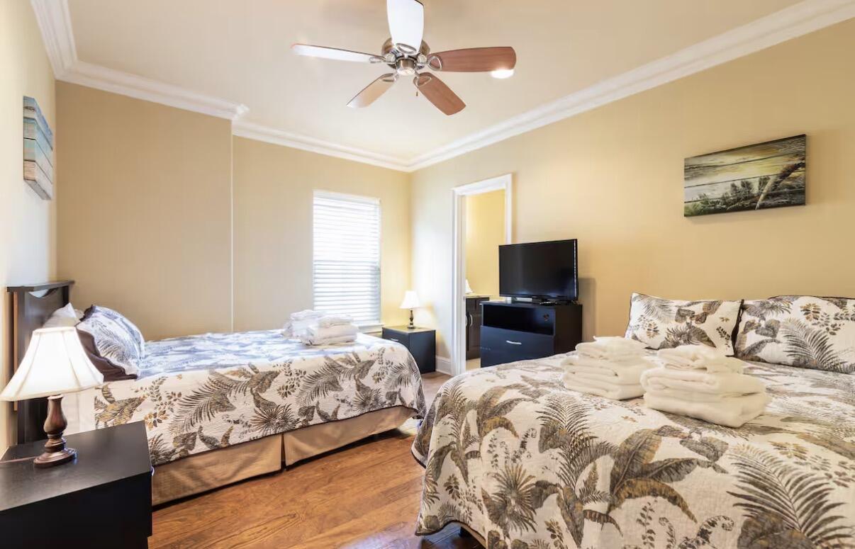 VILLA LAGO - Residential Lease
