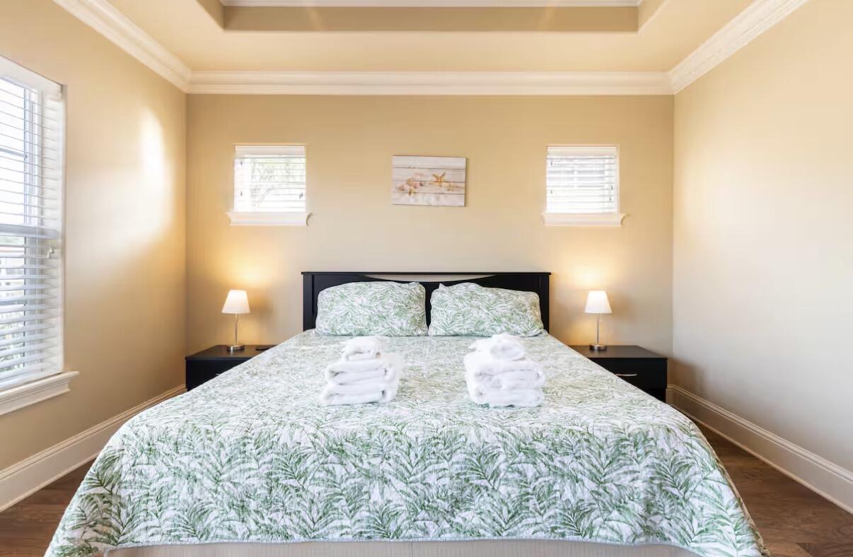 VILLA LAGO - Residential Lease