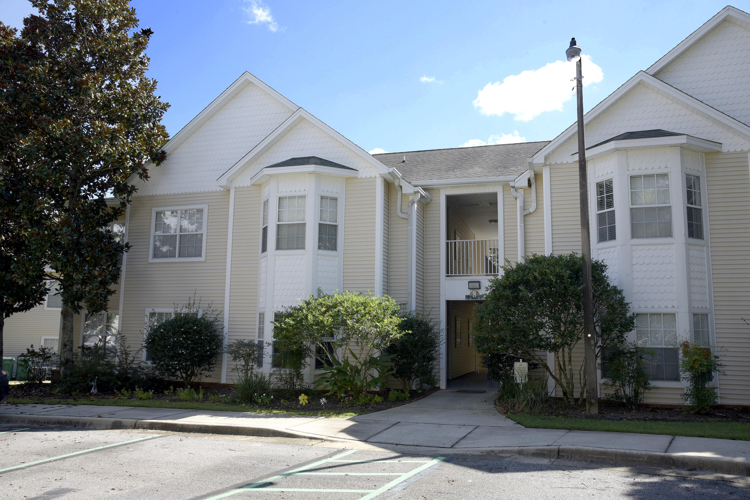 THE OAKS AT NICEVILLE - Residential Lease