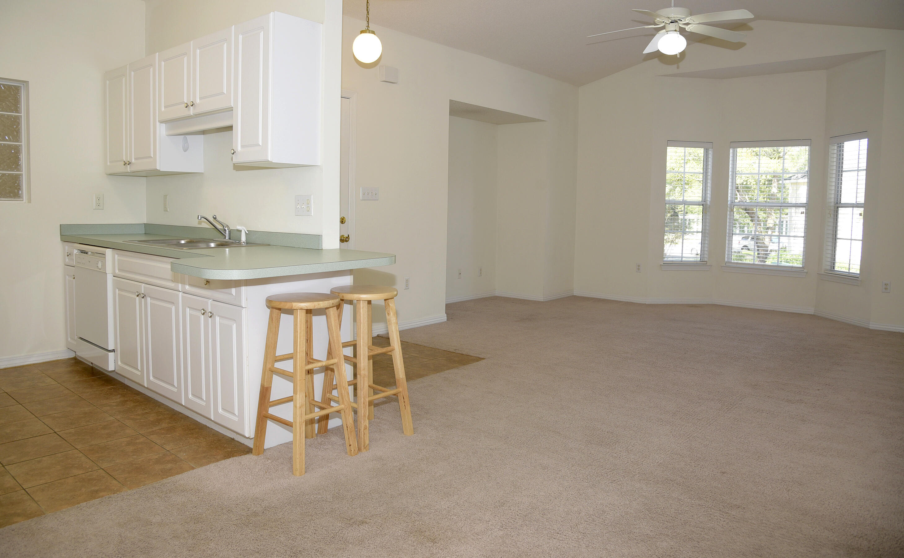 THE OAKS AT NICEVILLE - Residential Lease