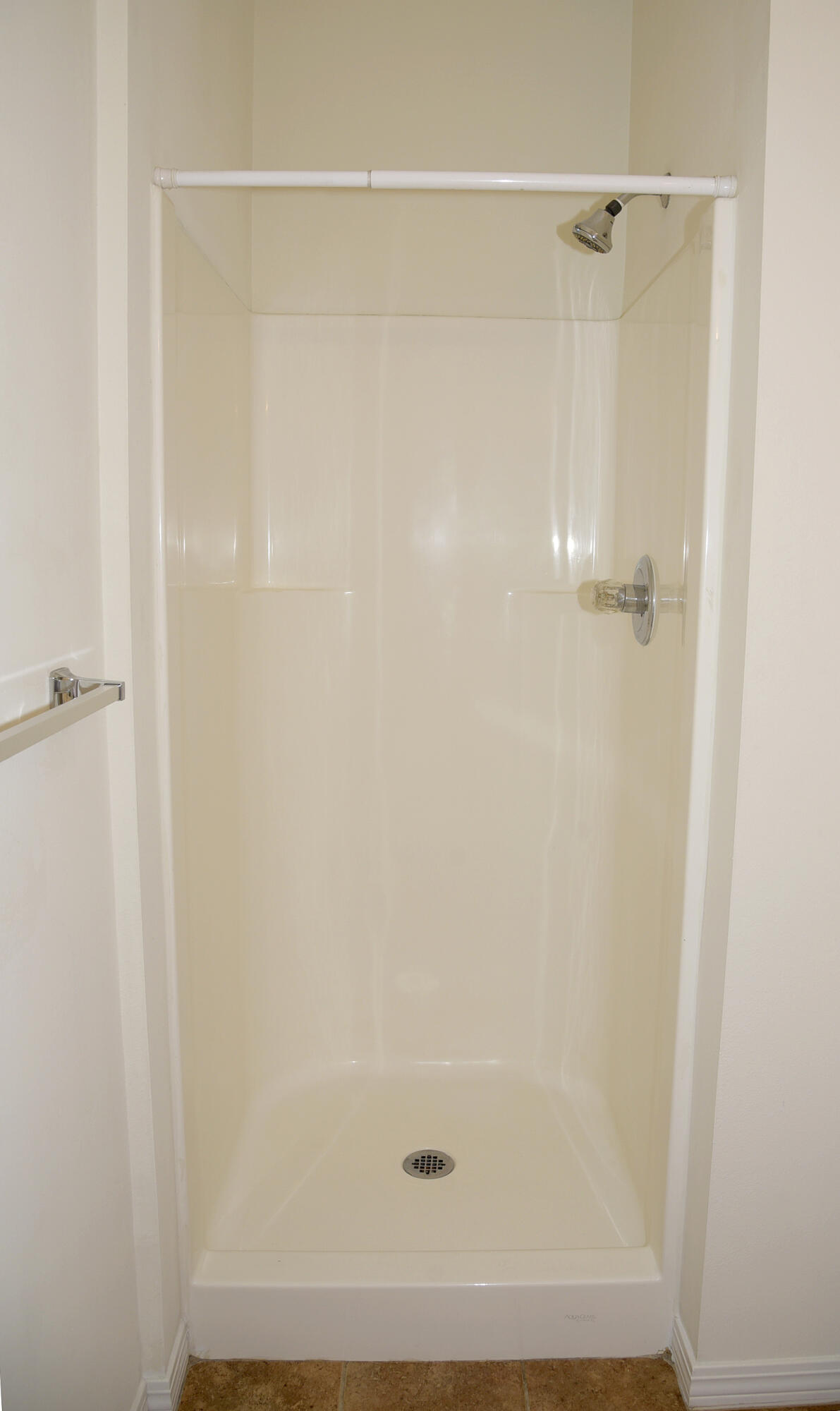 THE OAKS AT NICEVILLE - Residential Lease