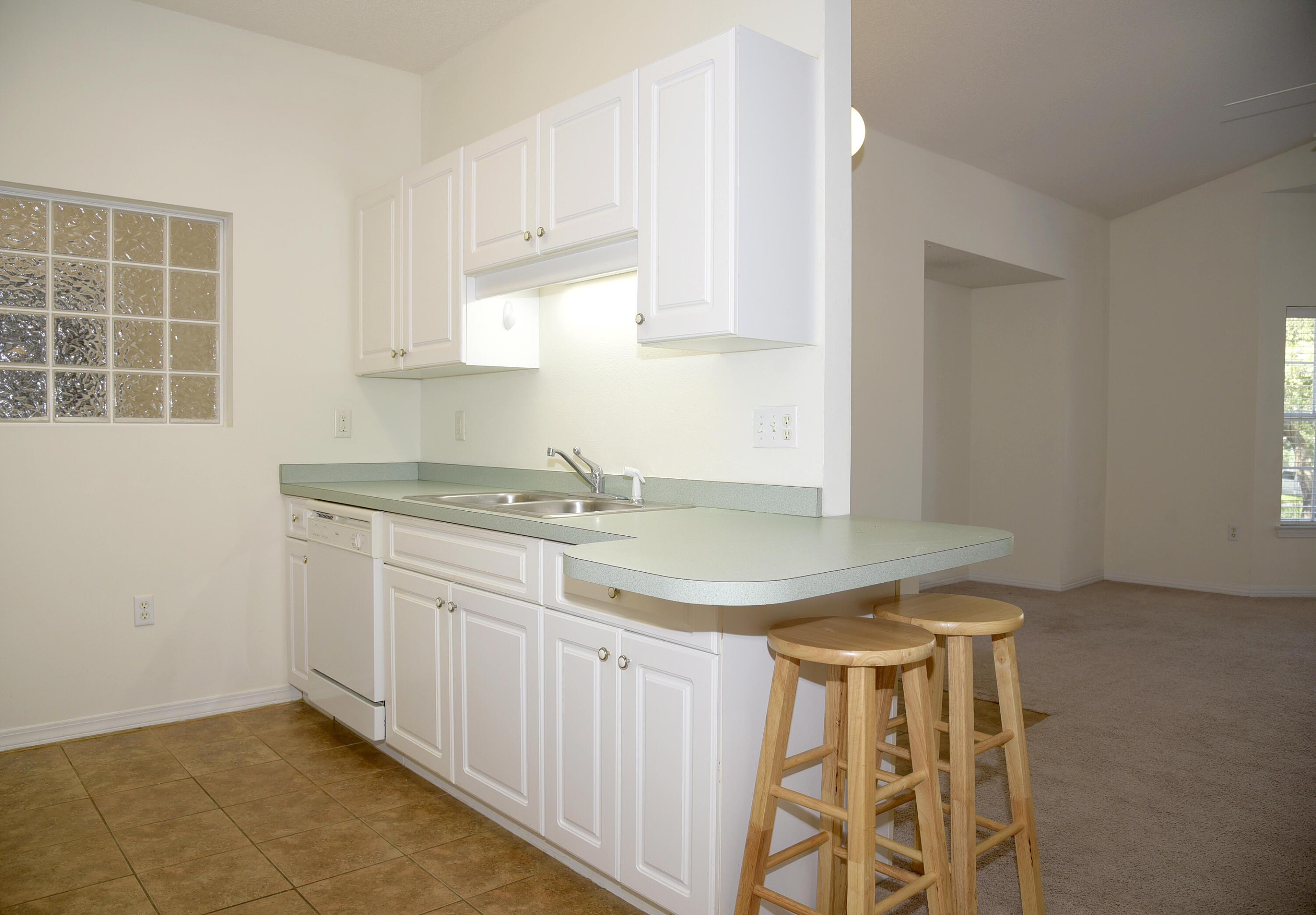 THE OAKS AT NICEVILLE - Residential Lease