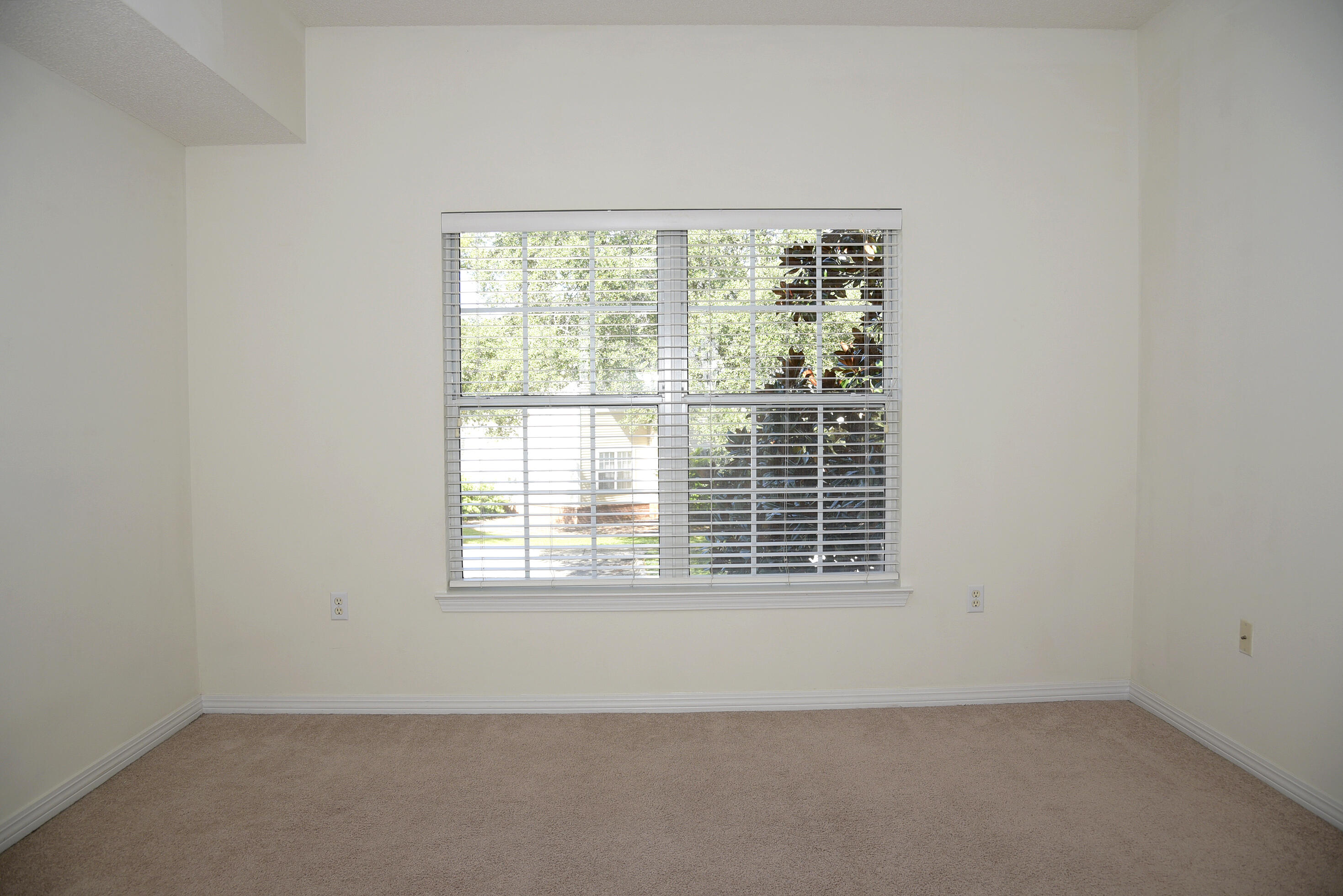 THE OAKS AT NICEVILLE - Residential Lease
