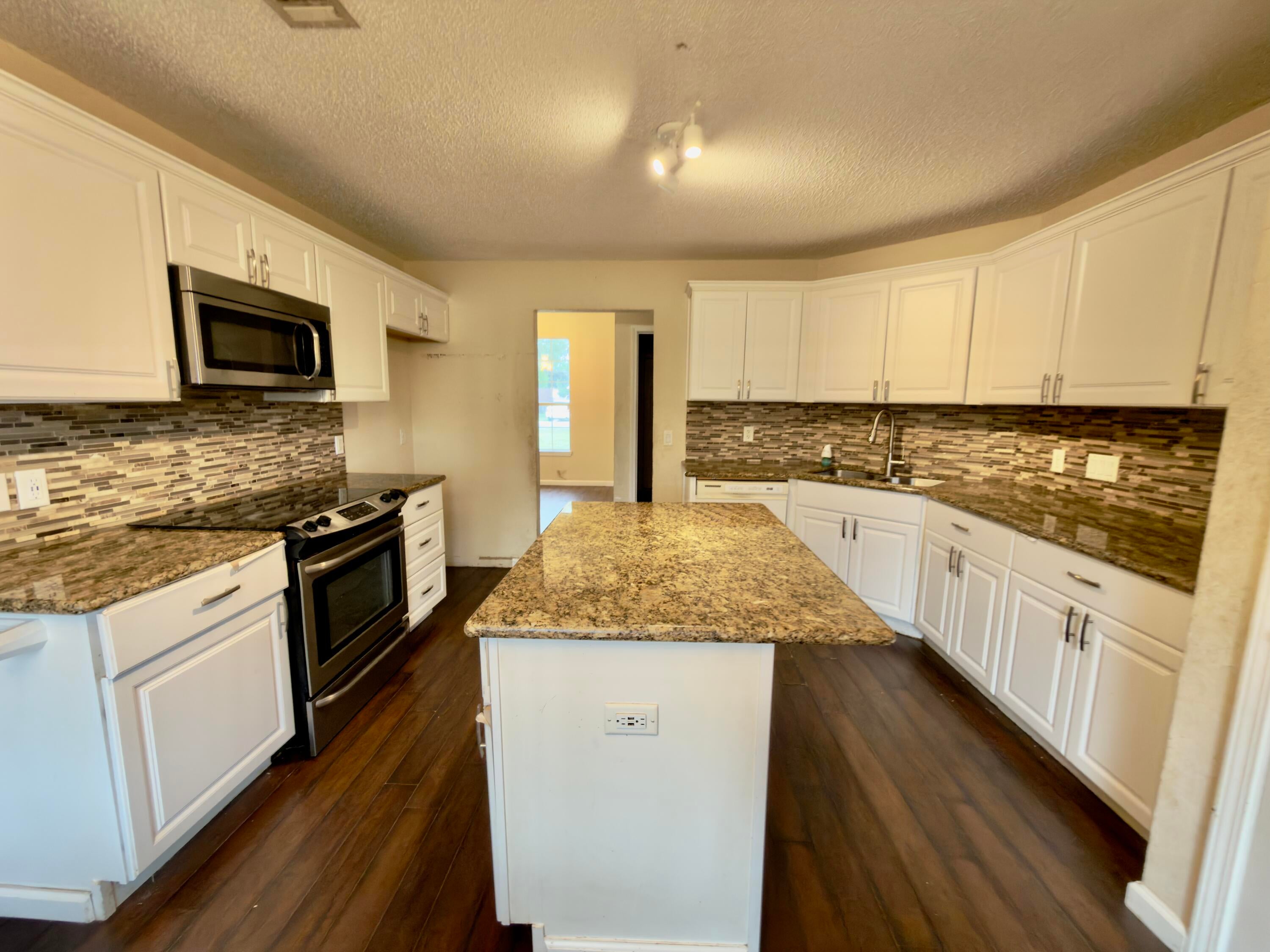 COUNTRYVIEW ESTATES 4TH ADDN PH 4 - Residential
