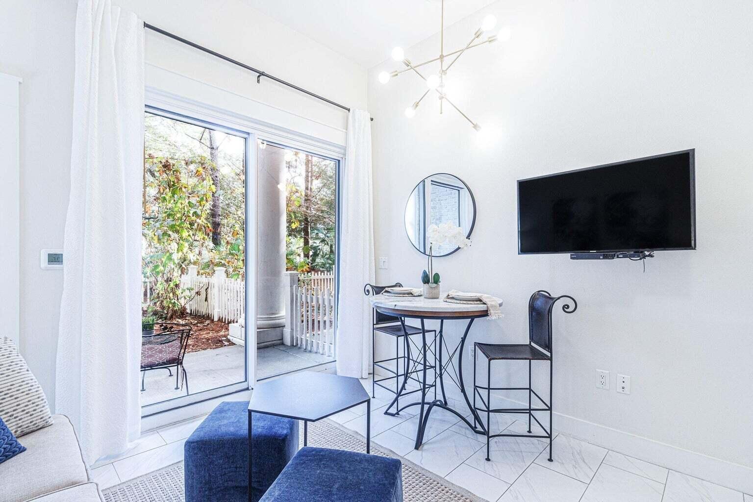 PILOT HOUSE - Residential