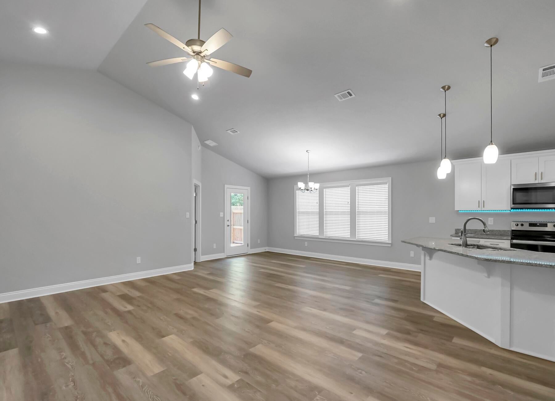 METES & BOUNDS - Residential Lease