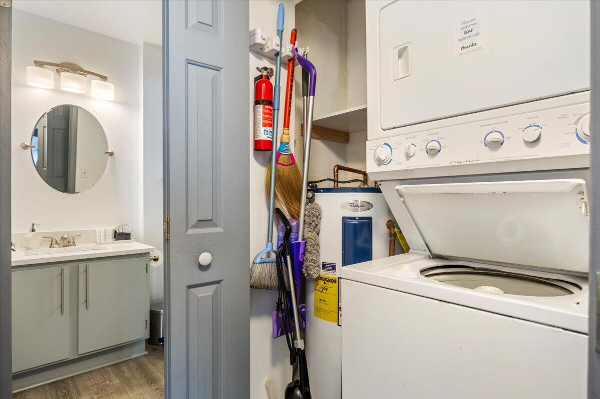 LAKEVIEW CONDO - Residential