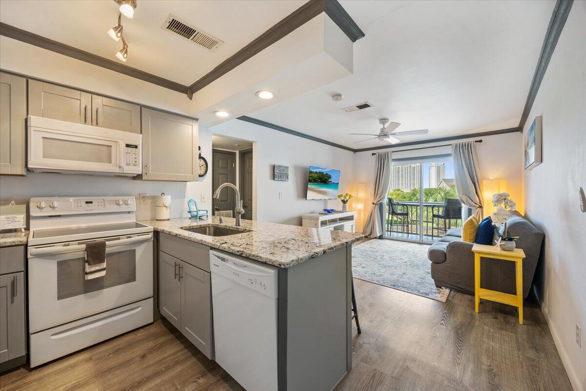 LAKEVIEW CONDO - Residential
