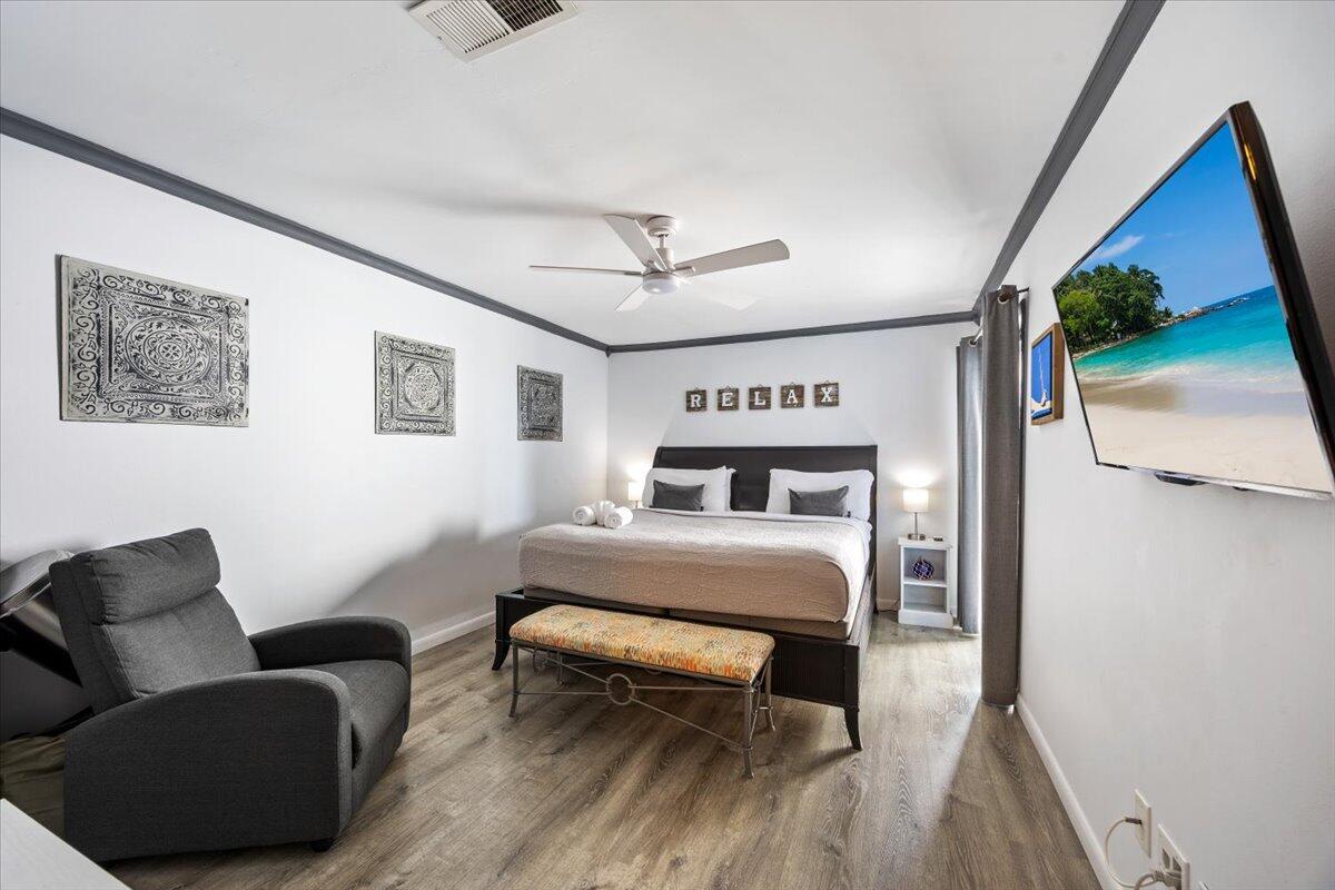 LAKEVIEW CONDO - Residential