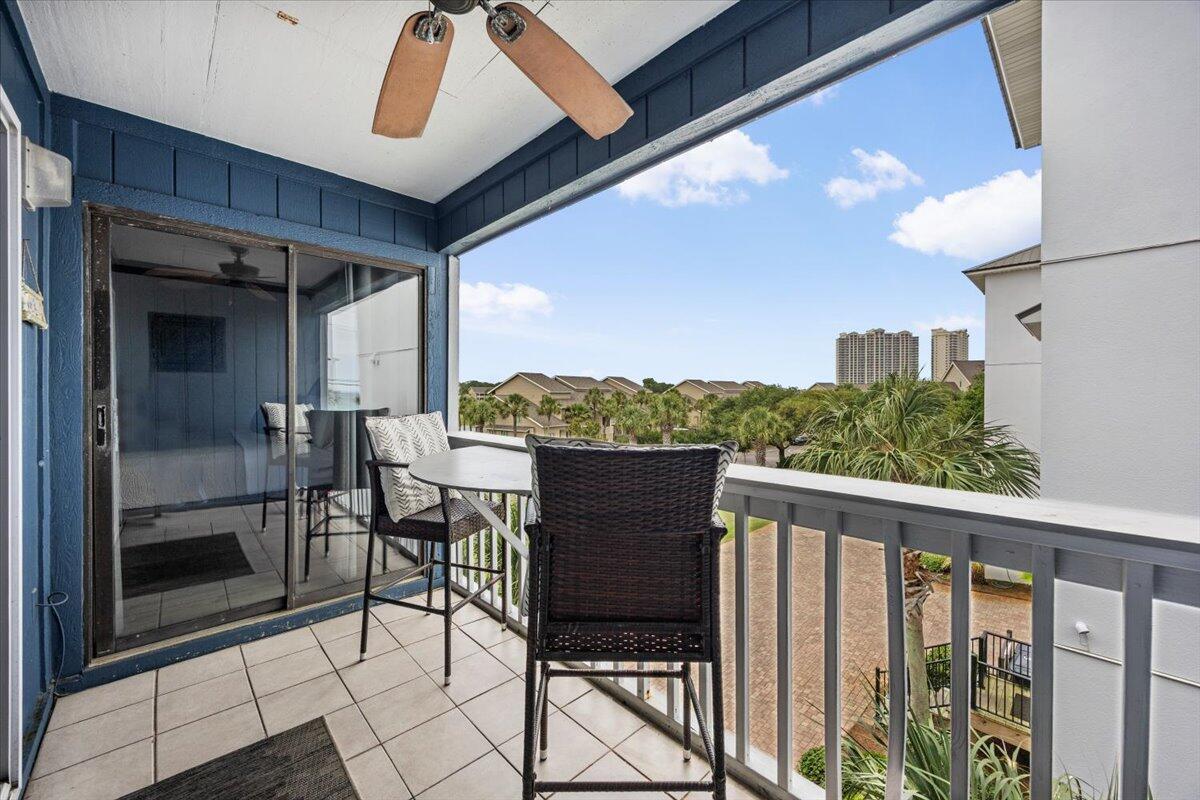 LAKEVIEW CONDO - Residential