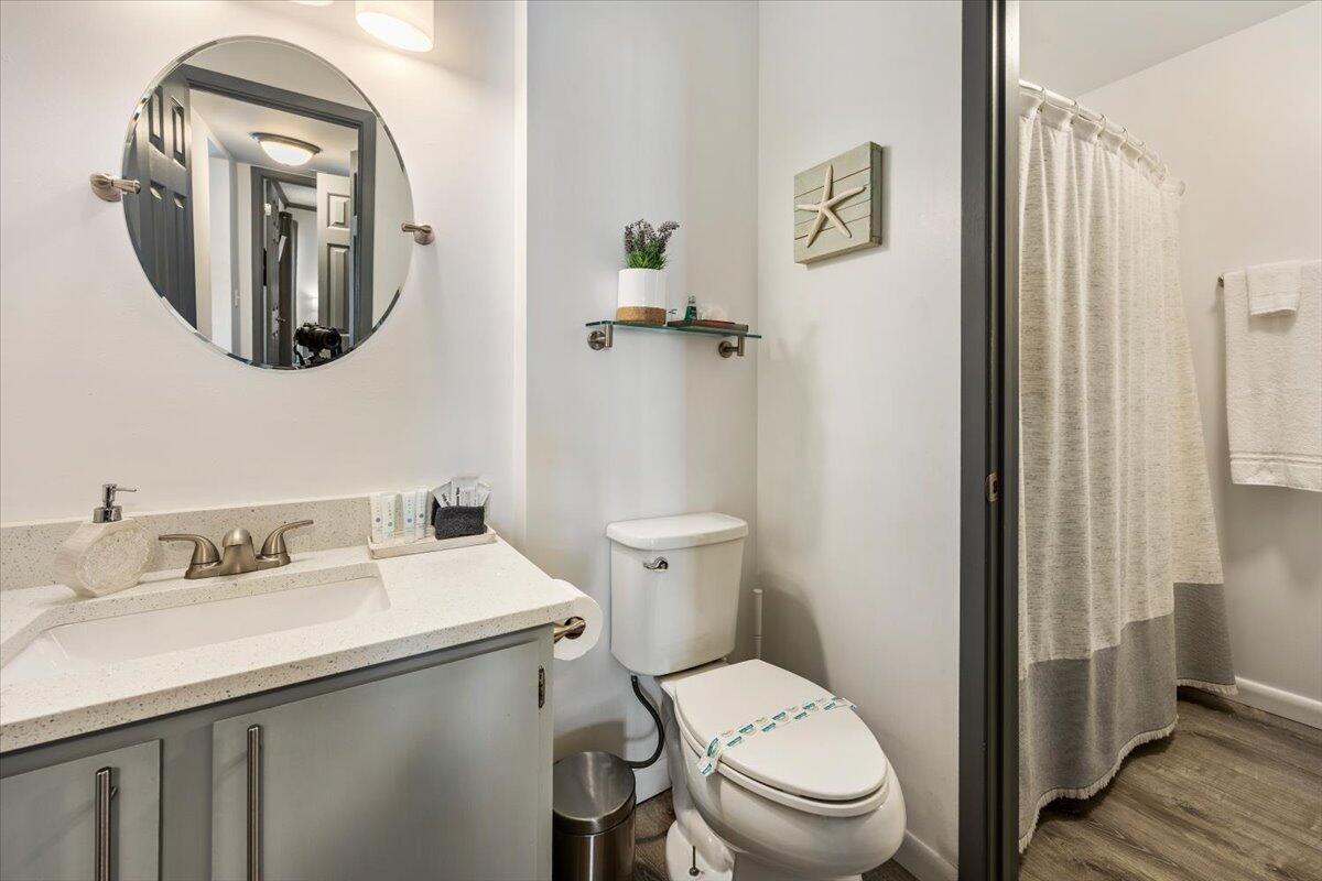 LAKEVIEW CONDO - Residential