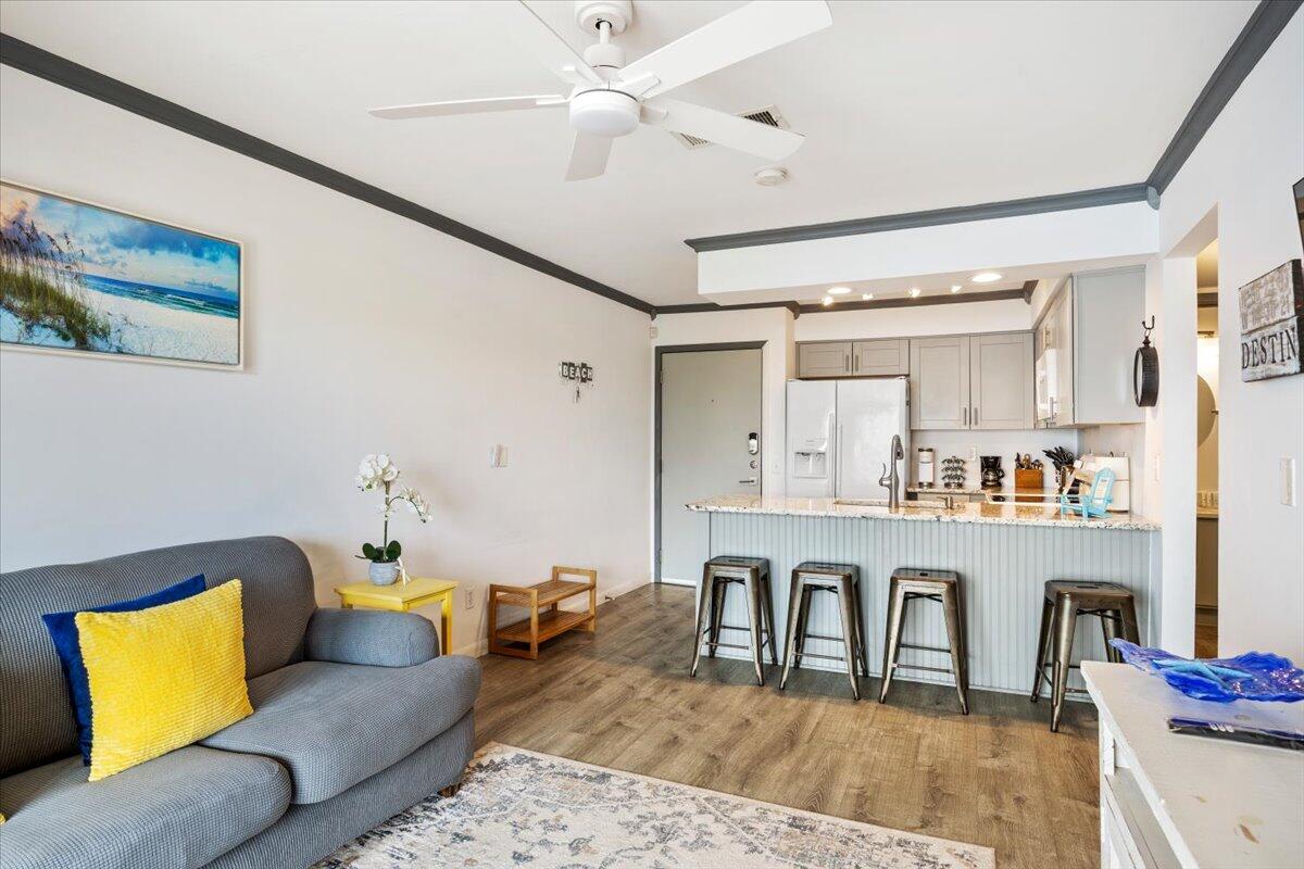 LAKEVIEW CONDO - Residential
