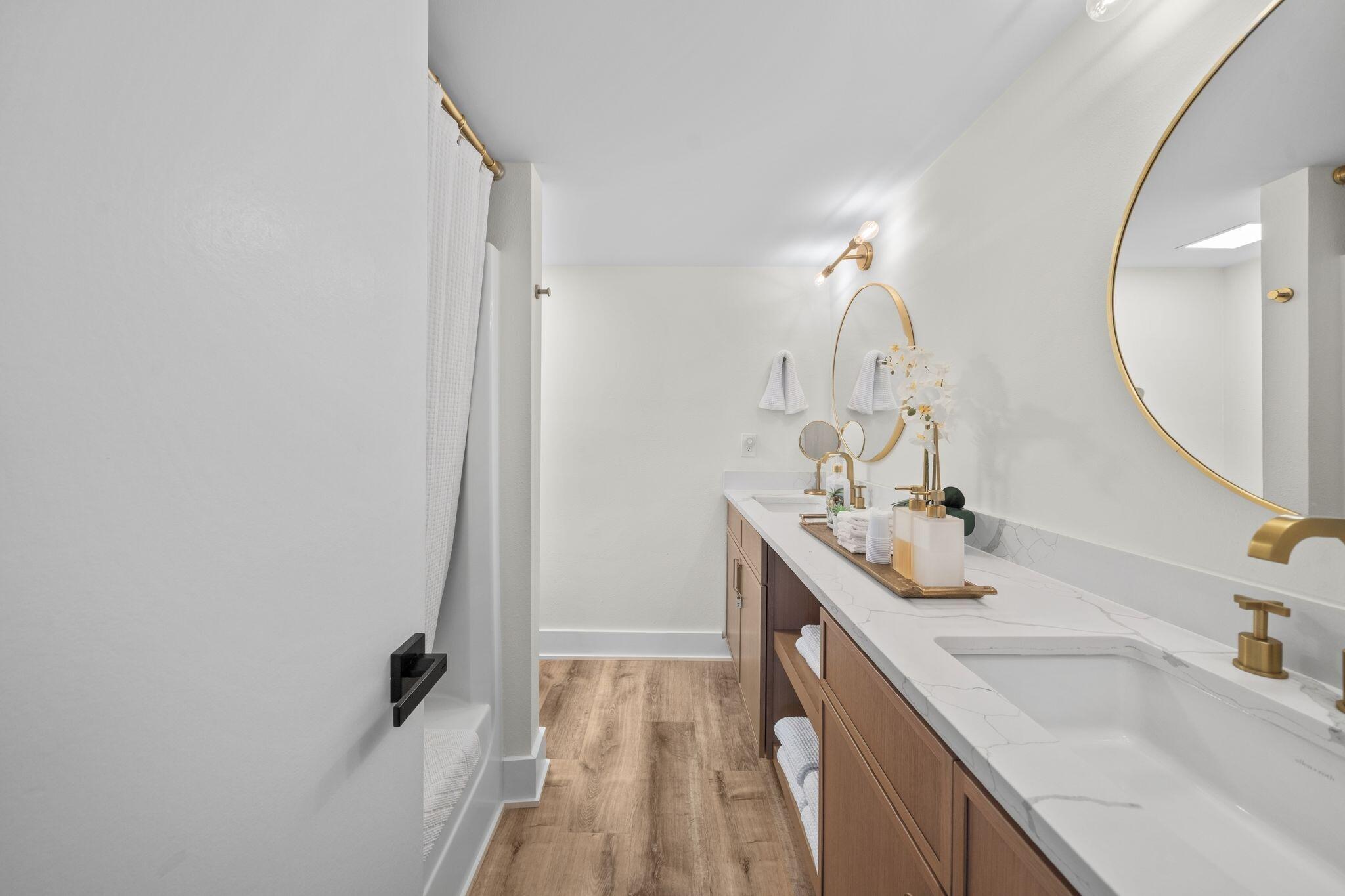 PINNACLE PORT - Residential
