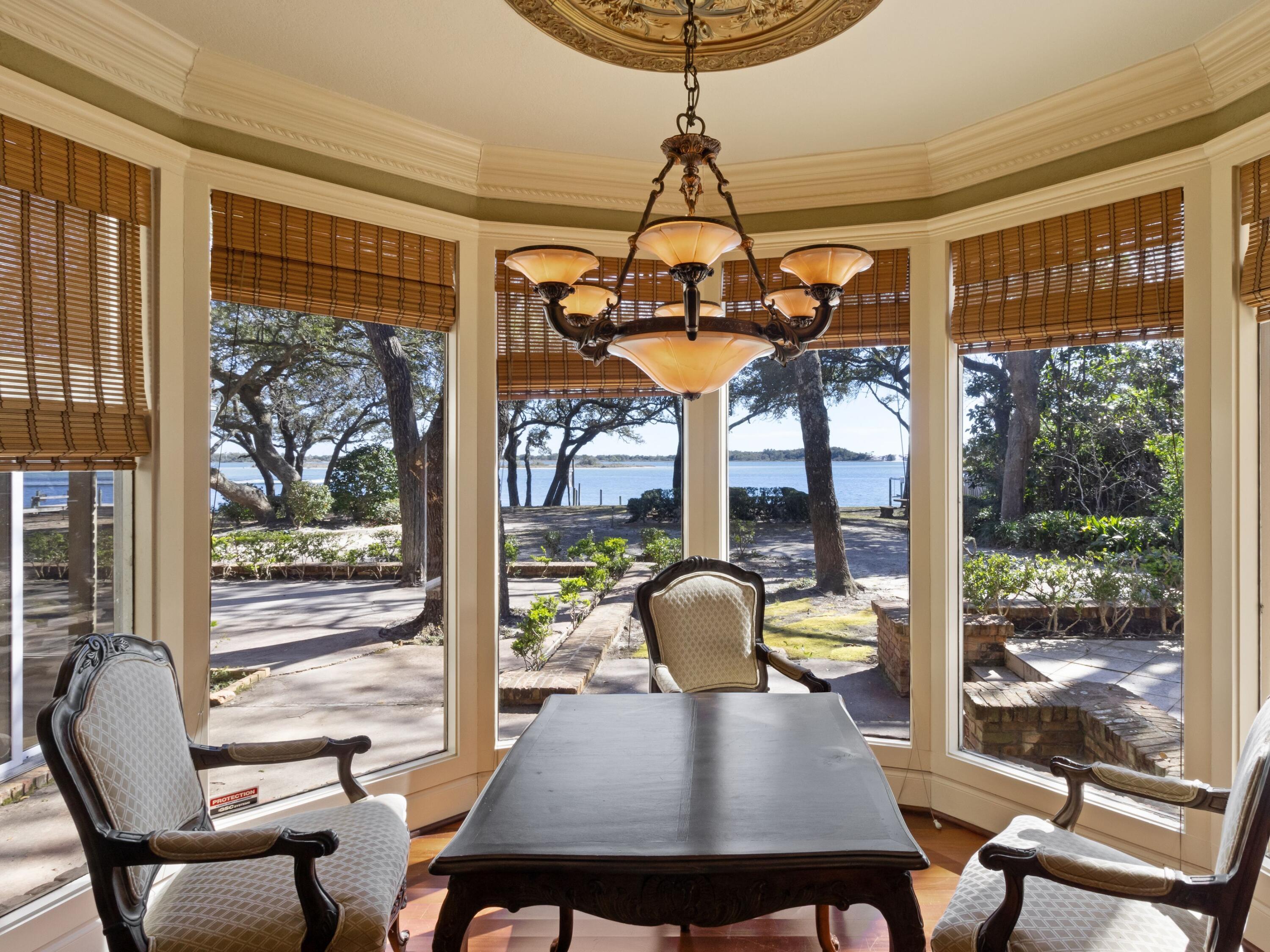 GULFVIEW S/D TO MARY ESTHER - Residential