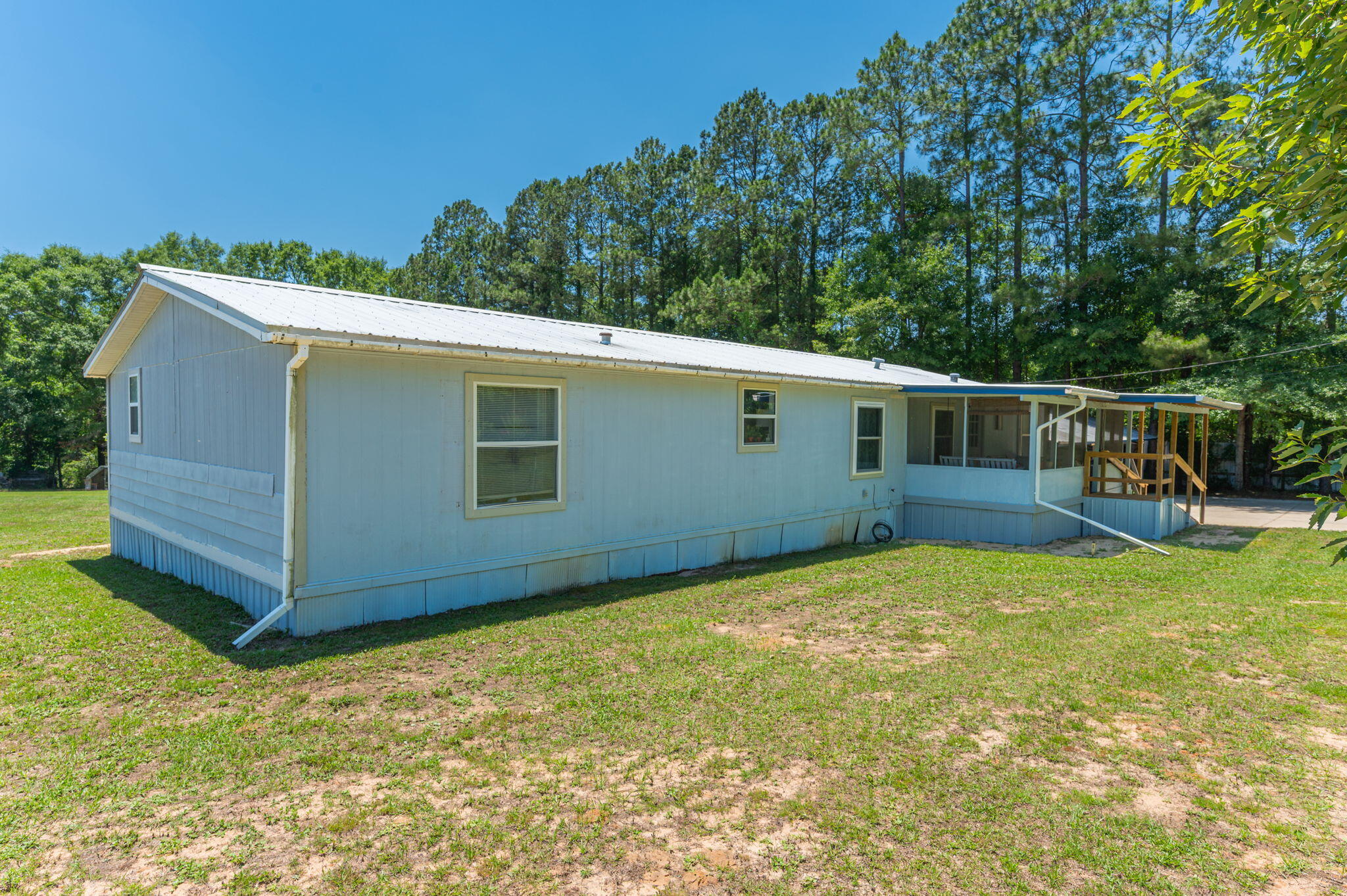 COM NE COR OF NW1/4 OF SE1/4 OF SW1/4 S 60 FT W 206.59 FT - Residential