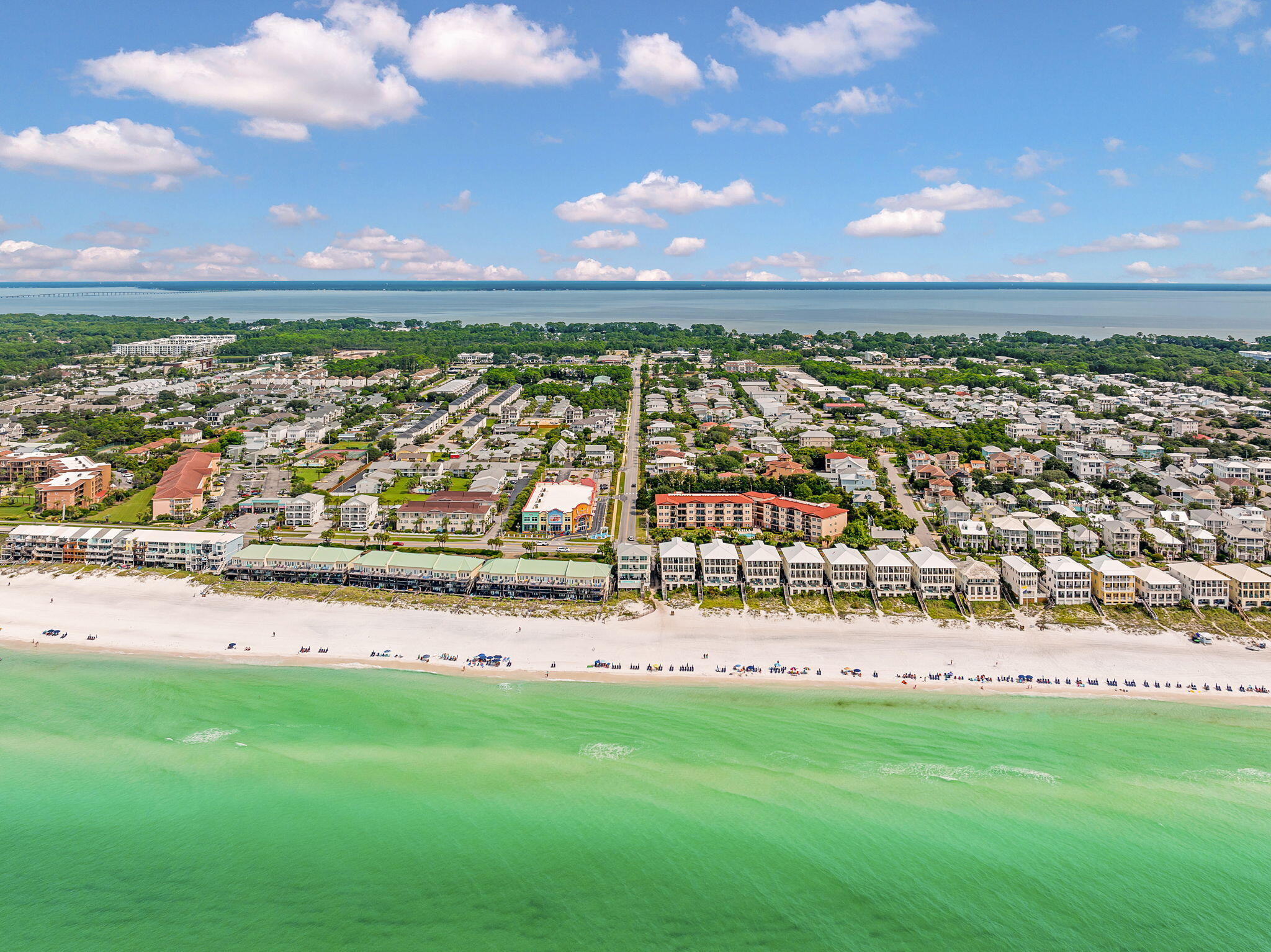 EMERALD WATERS VILLAGE - Residential