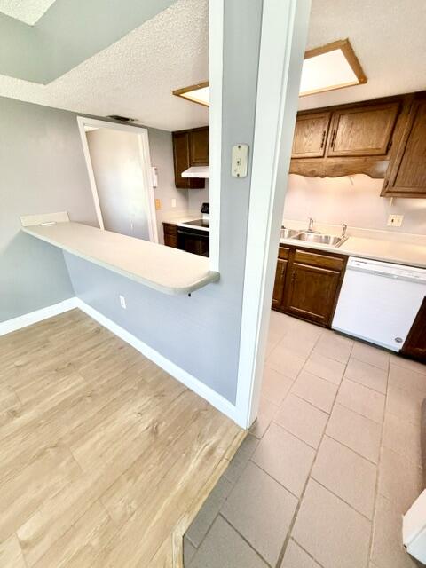 PLANTATION MANOR - Residential Lease