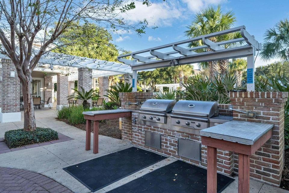 Pilot House - Residential