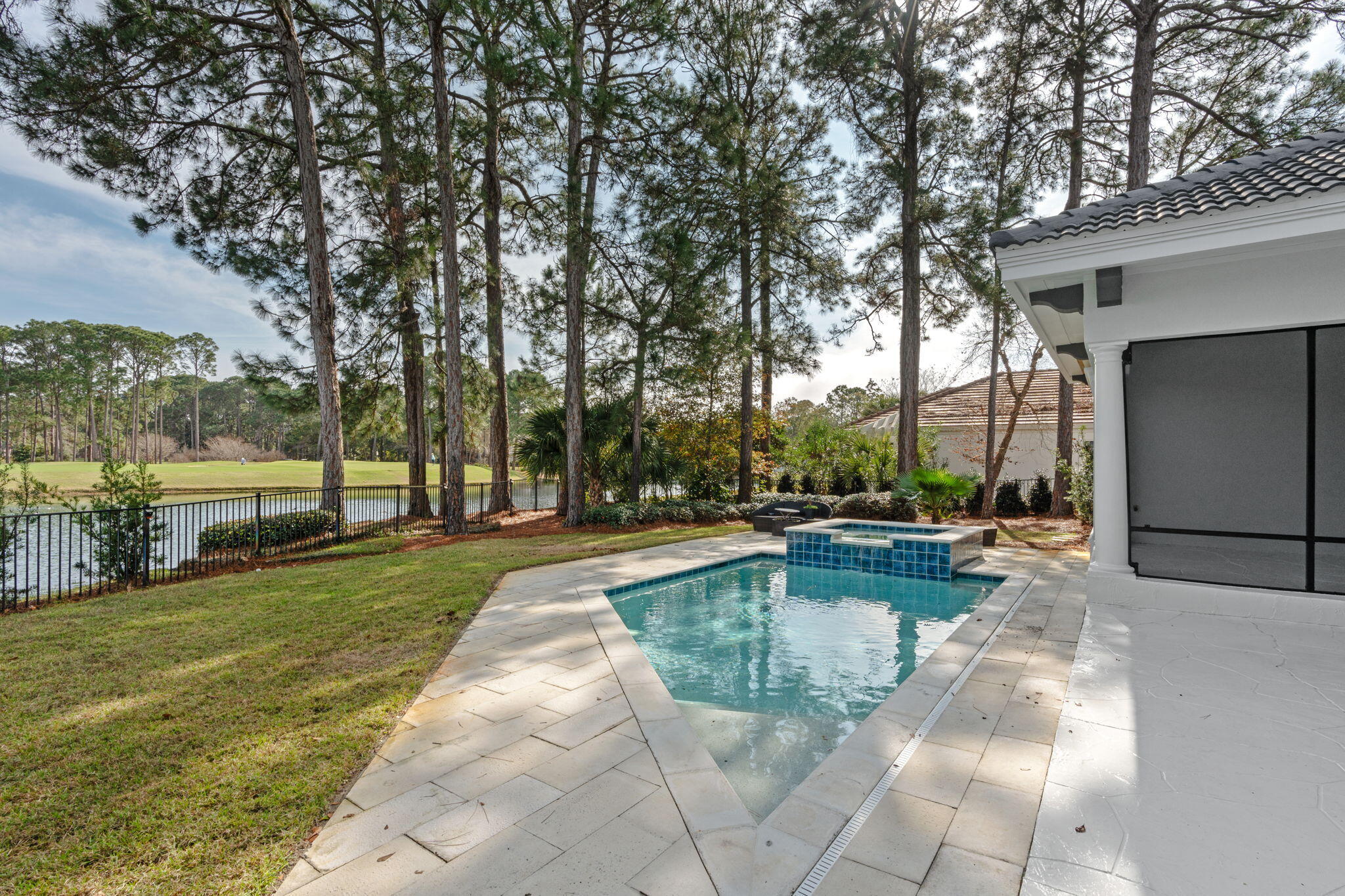 BURNT PINE - Residential