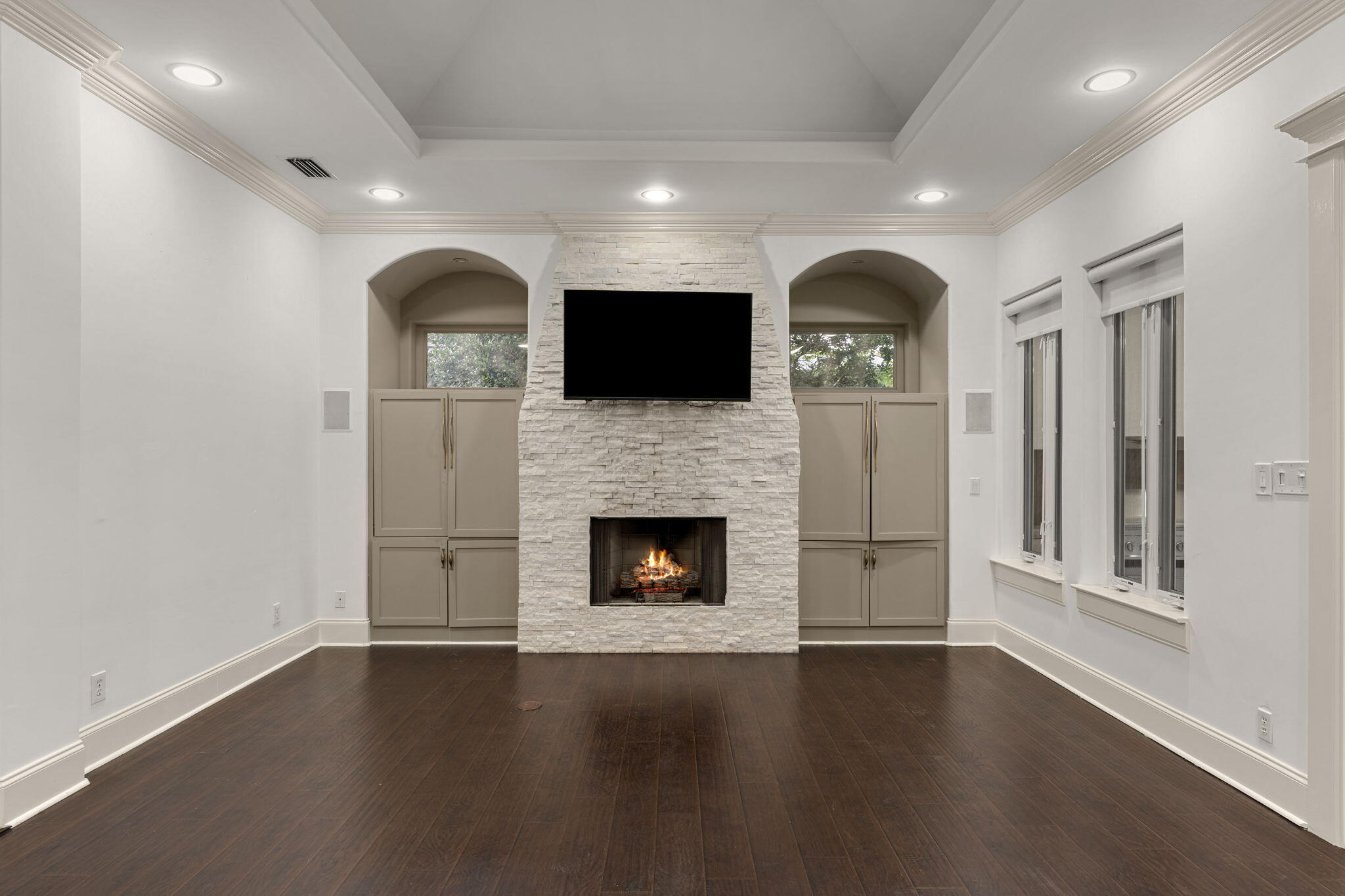 BURNT PINE - Residential