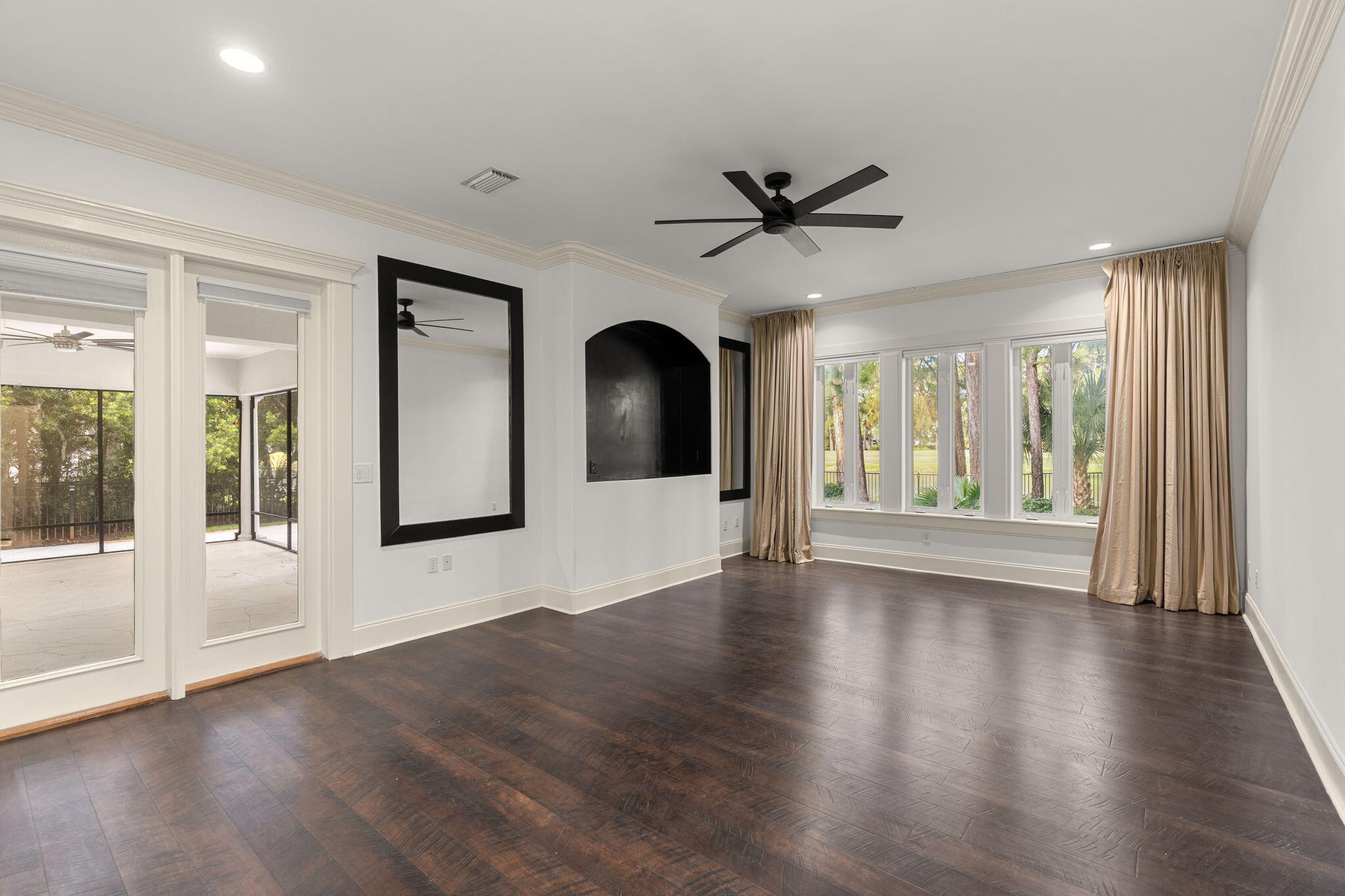 BURNT PINE - Residential