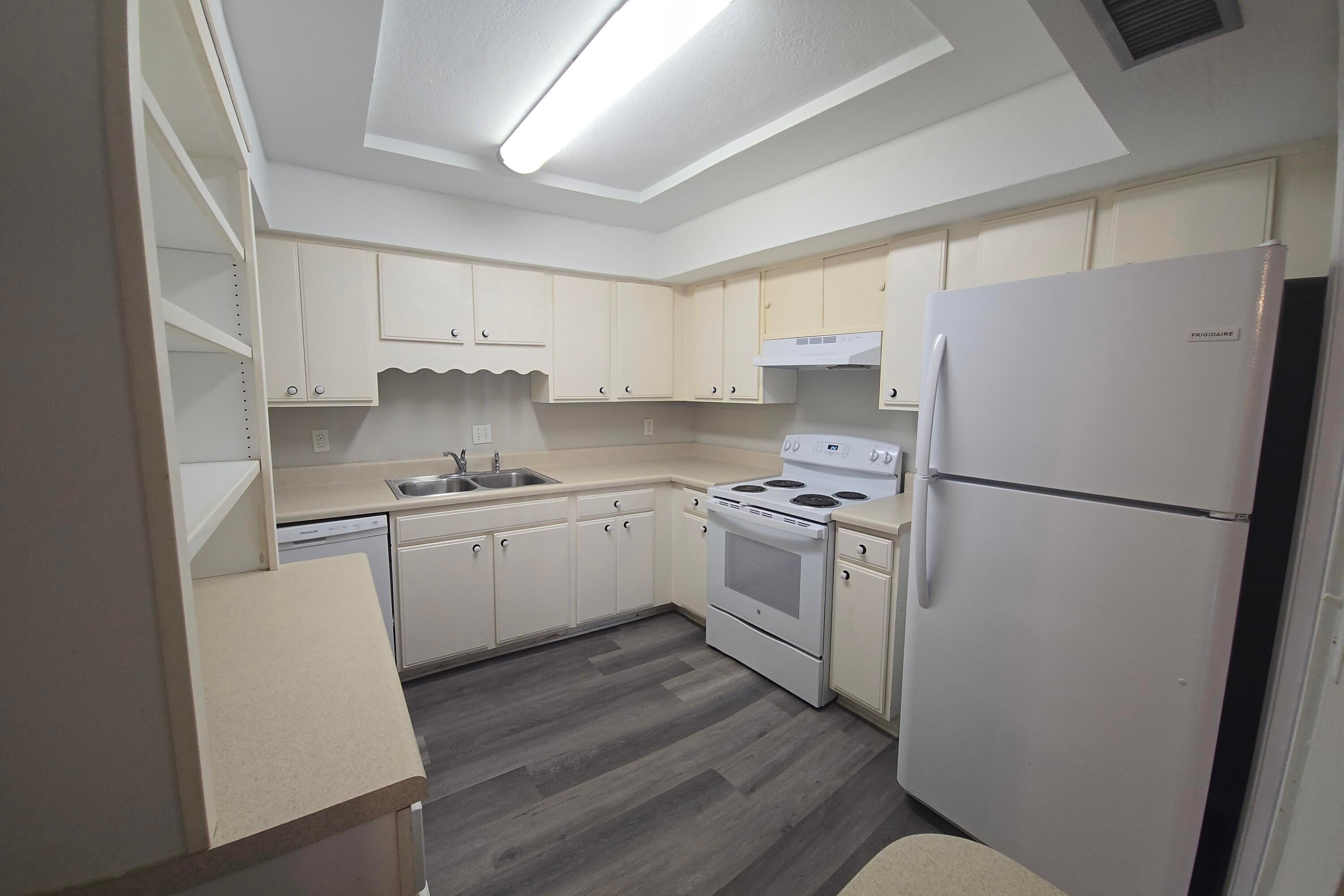 HIDDEN COVE T/H - Residential Lease
