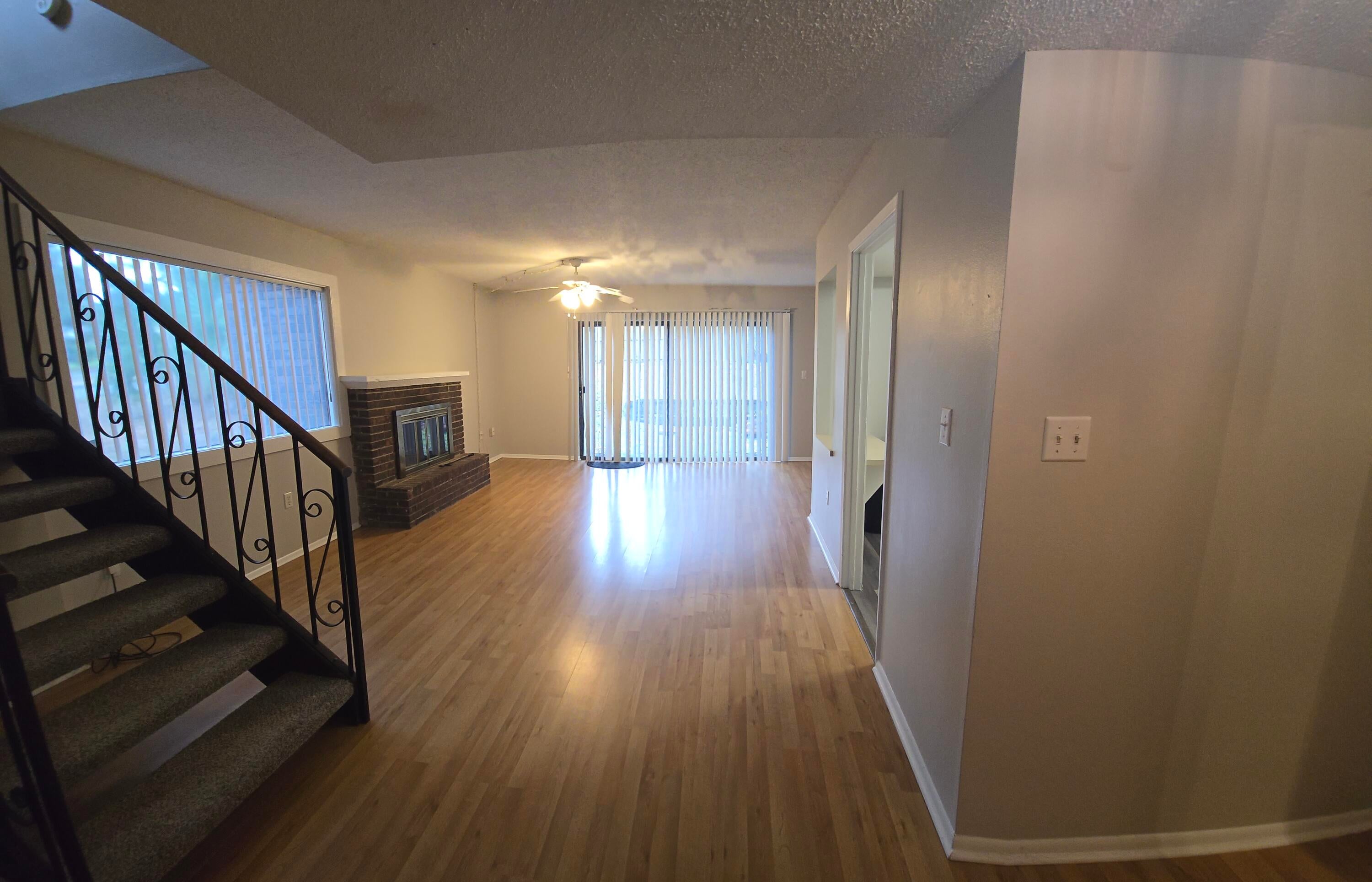 HIDDEN COVE T/H - Residential Lease