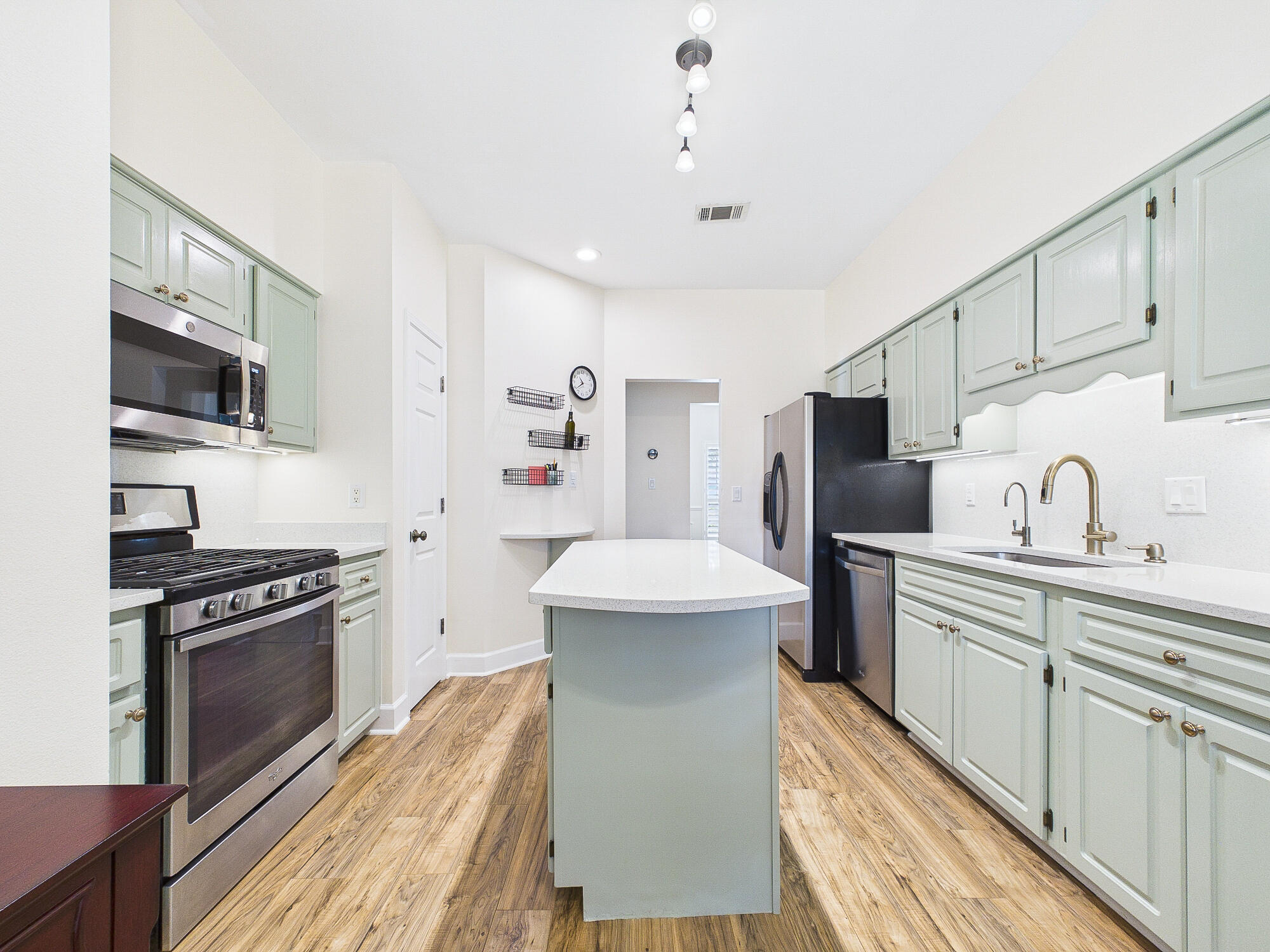 PARKWOOD PLACE AT BLUEWATER BAY - Residential