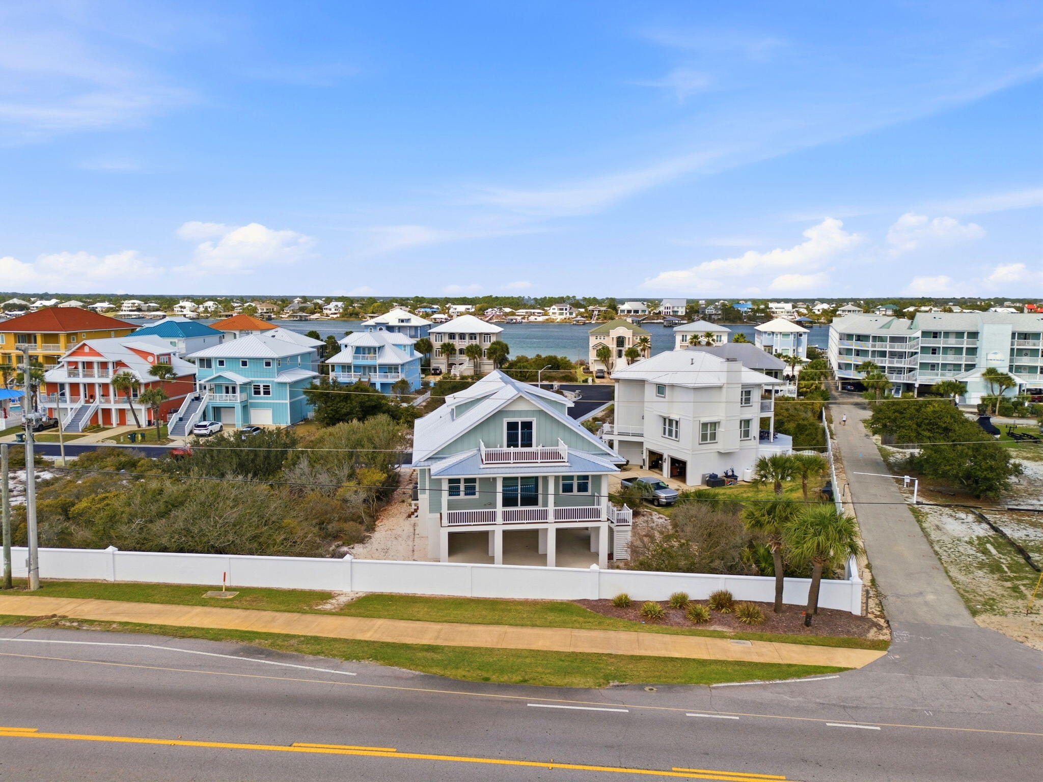 PARASOL WEST - Residential
