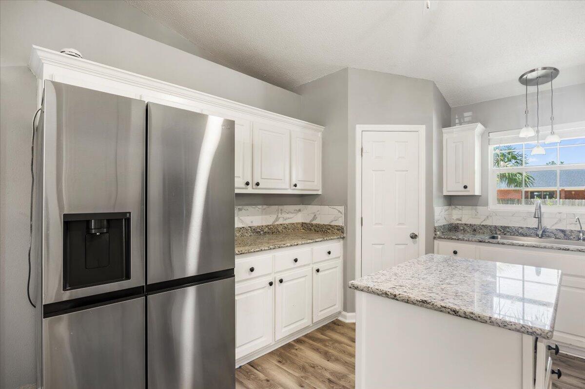 MOSSY OAKS - Residential