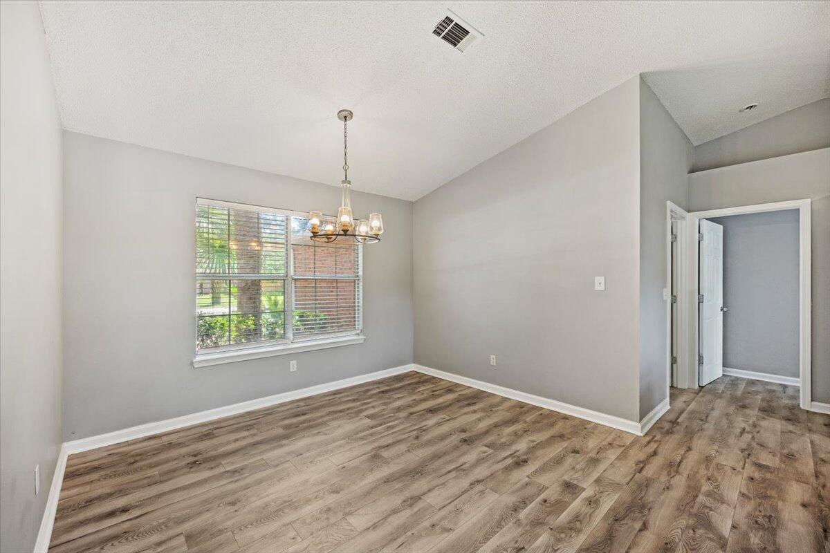 MOSSY OAKS - Residential