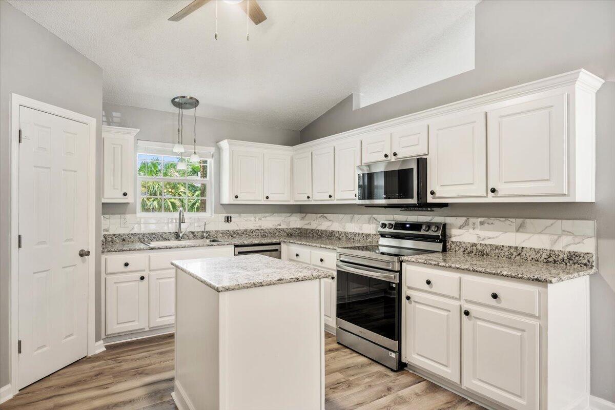 MOSSY OAKS - Residential