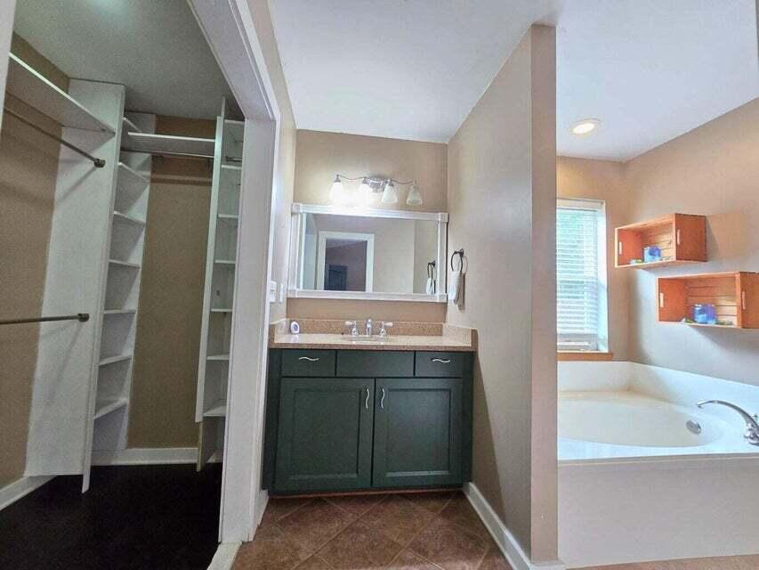 TOWER ACRES - Residential Lease