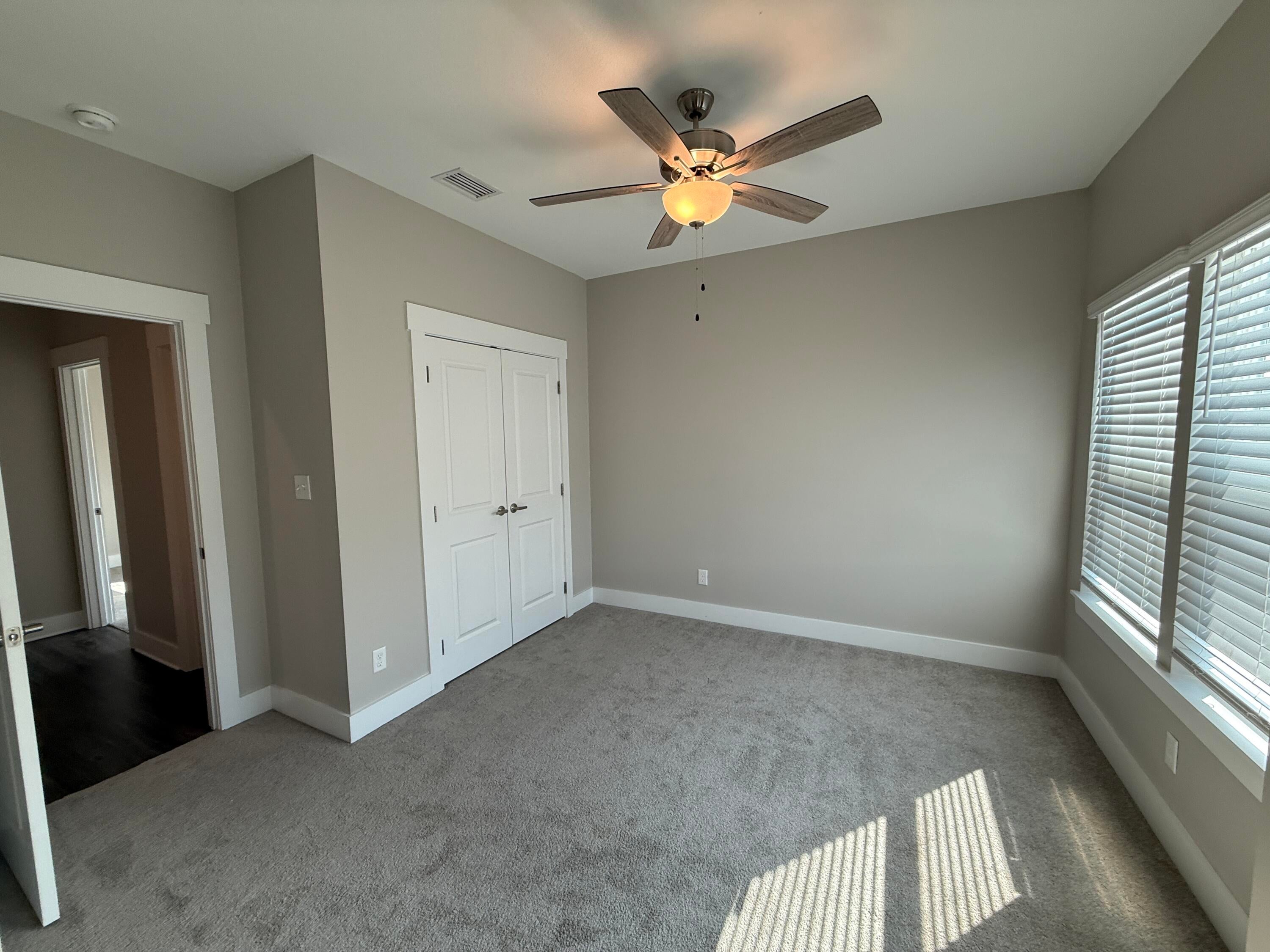 VERANDAS AT FREEPORT - Residential Lease