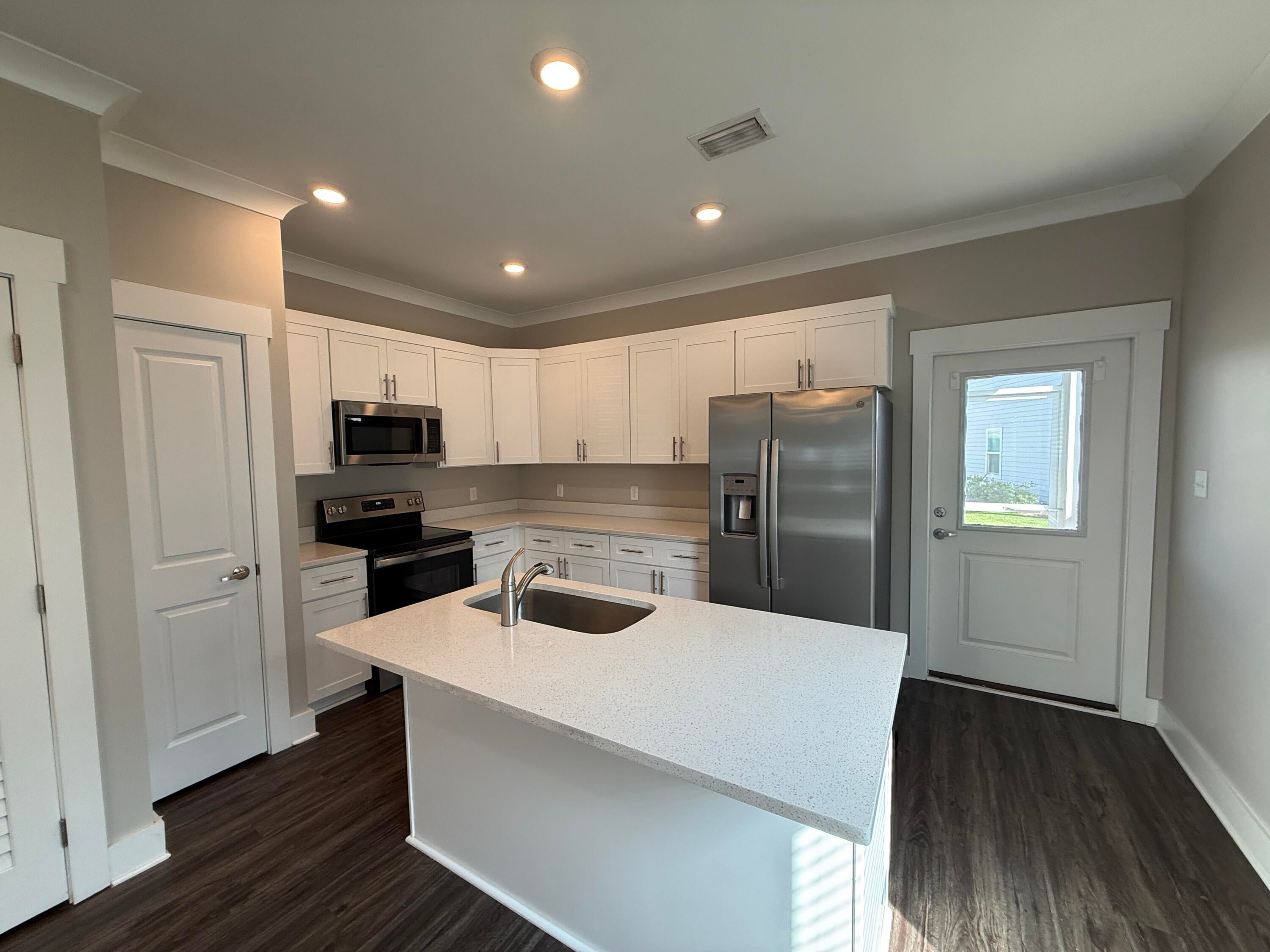 VERANDAS AT FREEPORT - Residential Lease