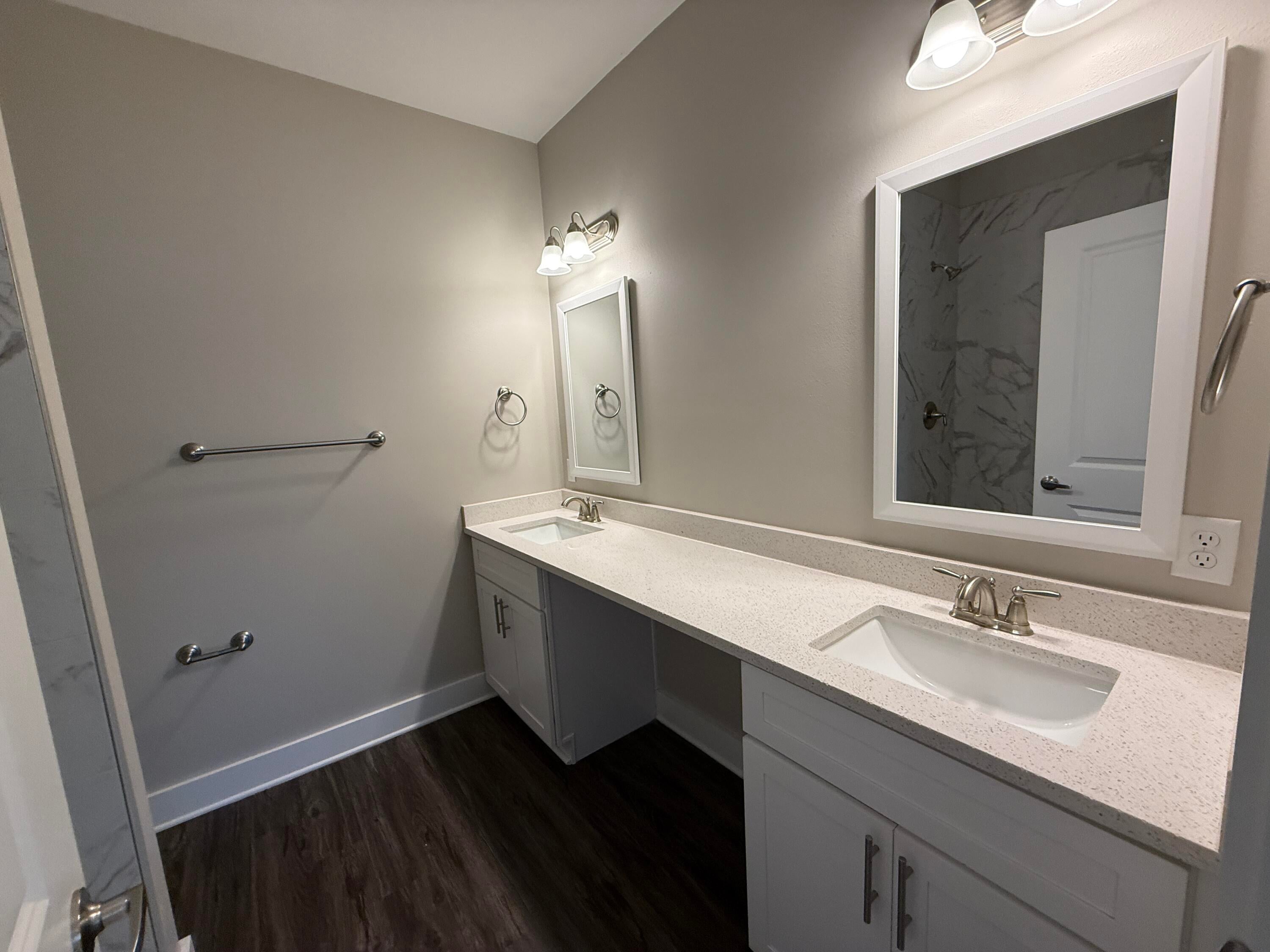 VERANDAS AT FREEPORT - Residential Lease