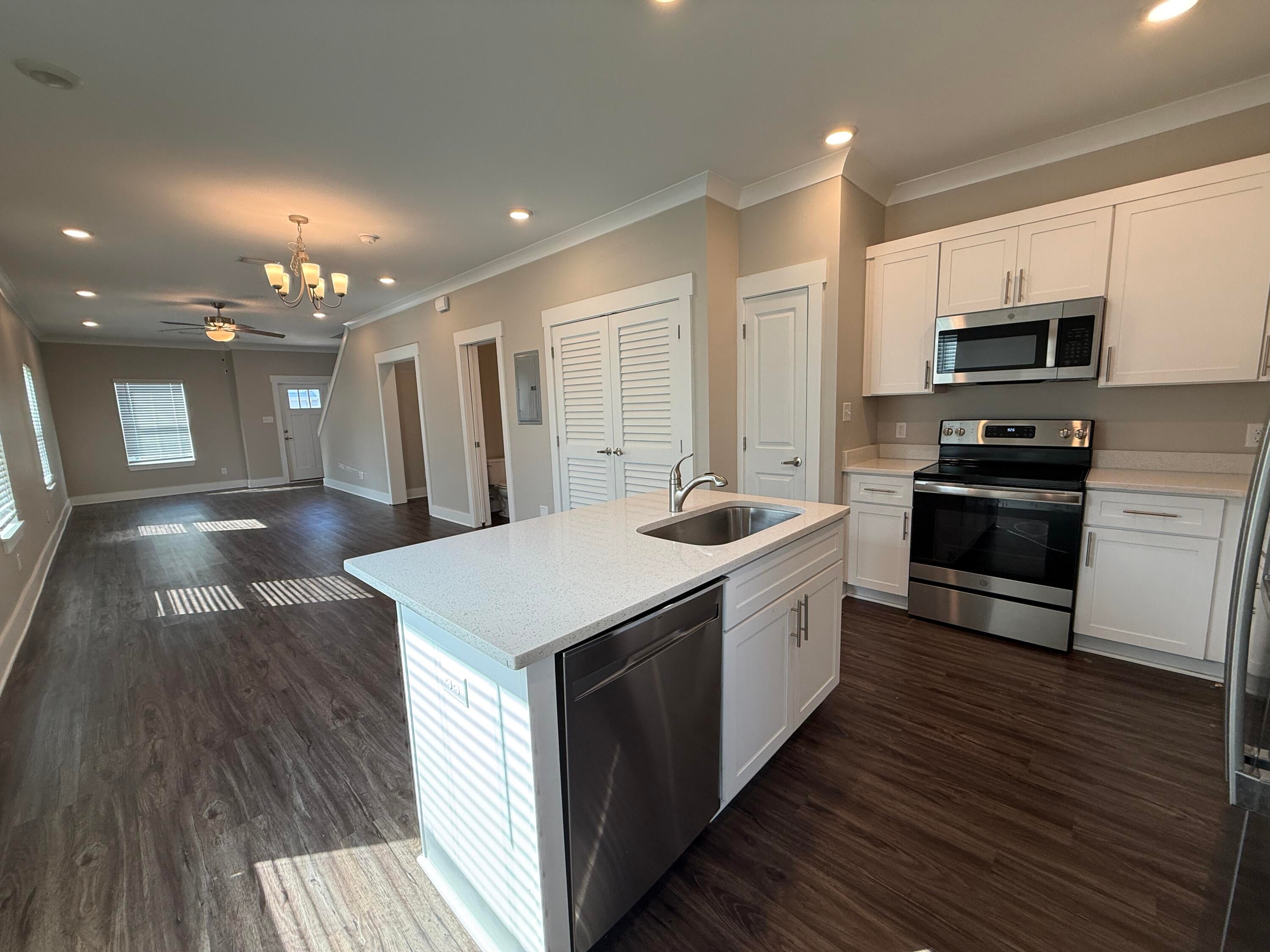 VERANDAS AT FREEPORT - Residential Lease