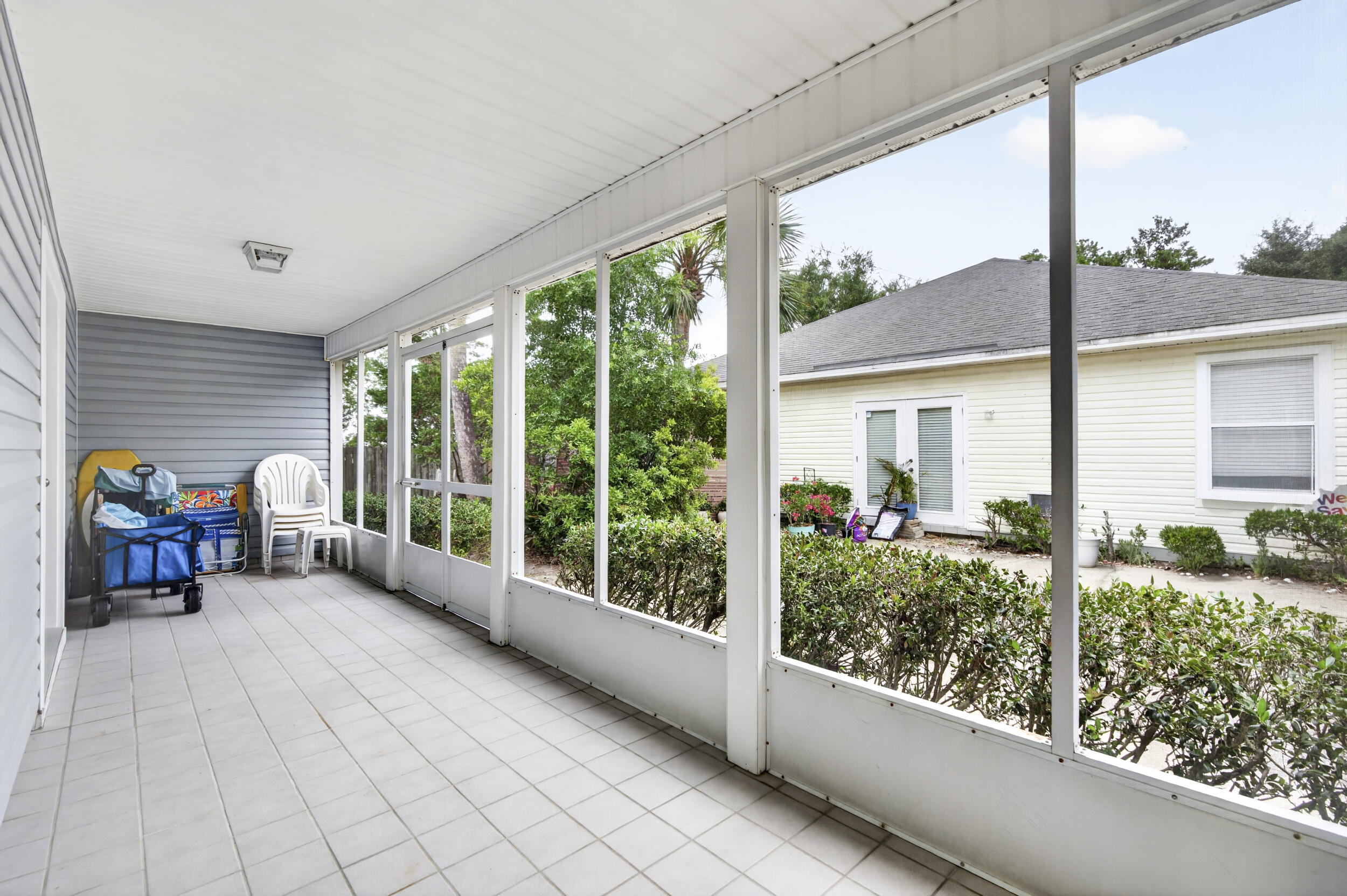 CRYSTAL BEACH - Residential