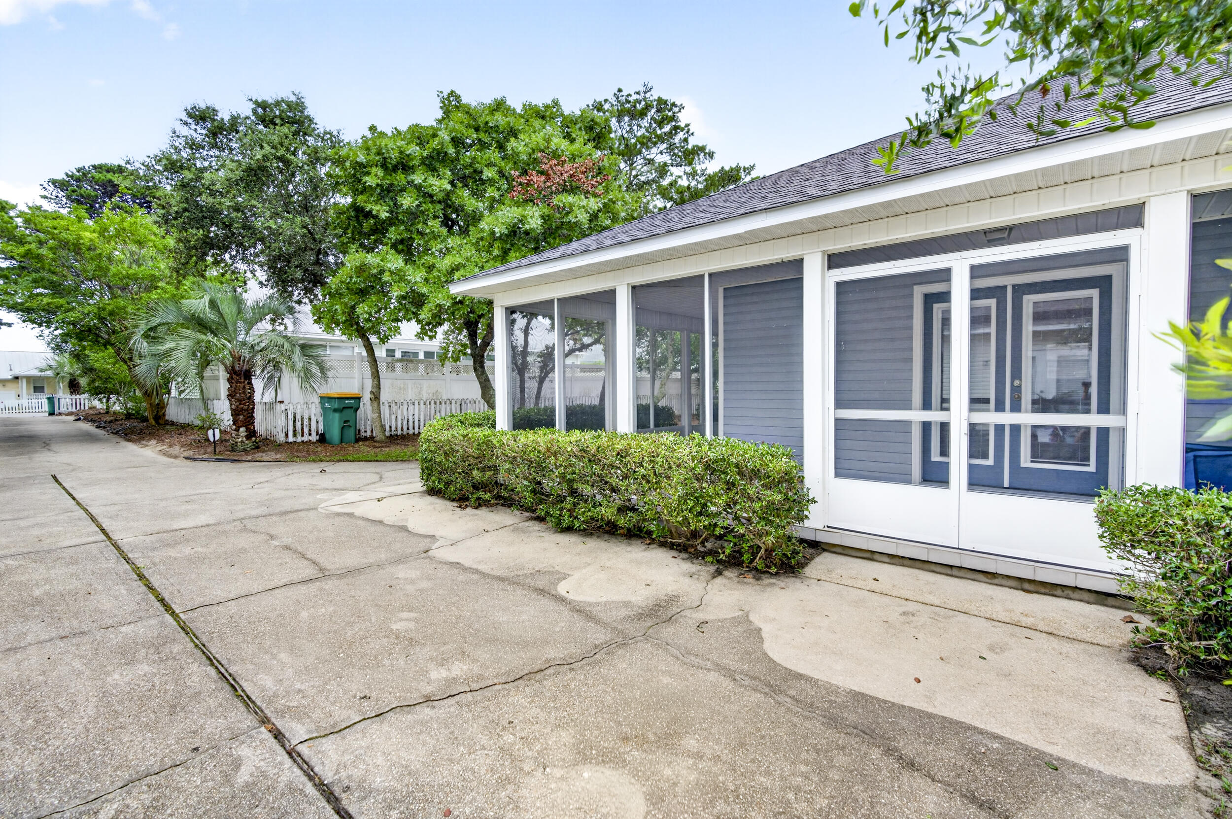 CRYSTAL BEACH - Residential