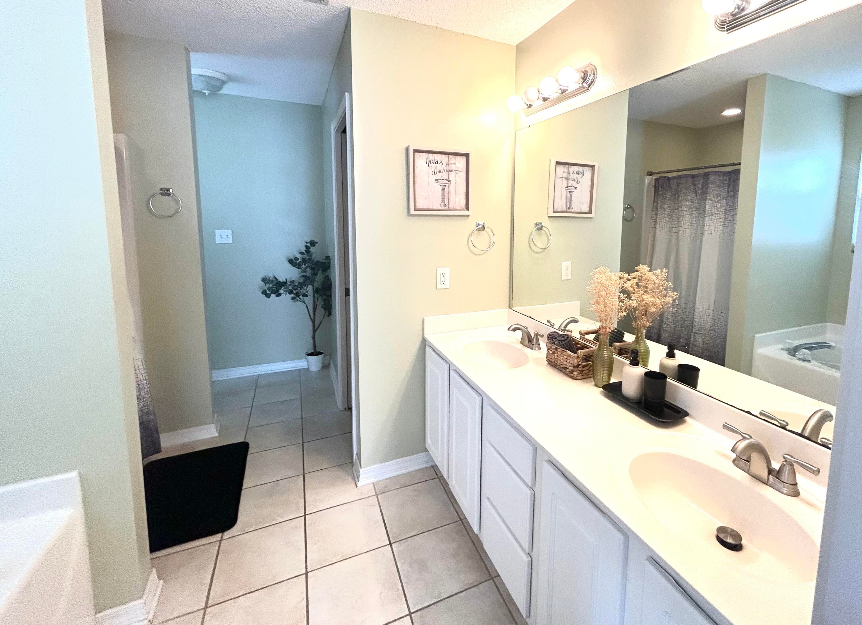 OAK PARK ESTATES - Residential