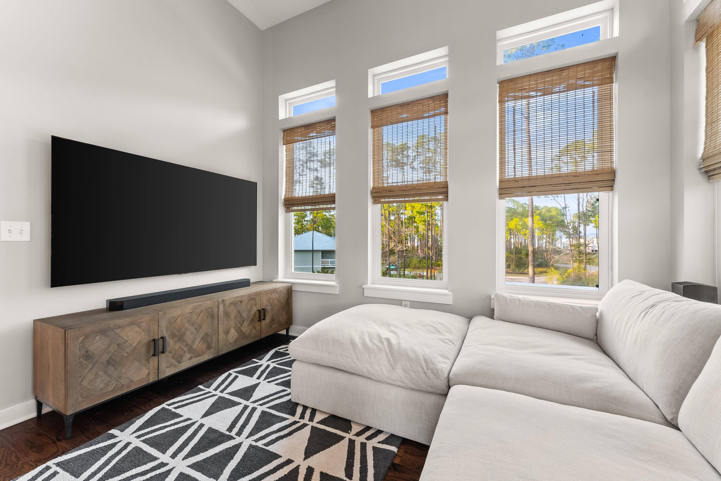 WHISPERING PINES - Residential
