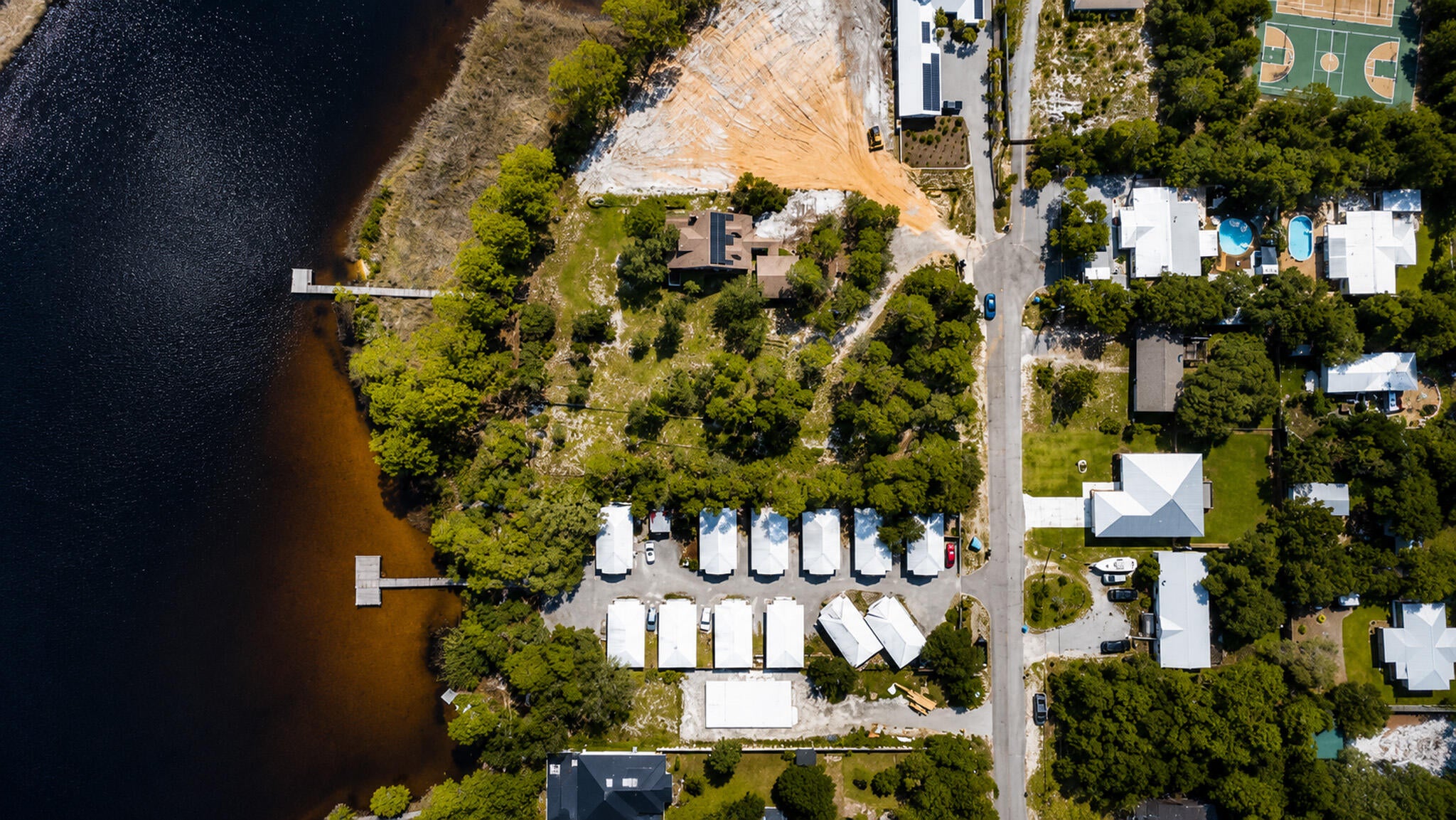 NO RECORDED SUBDIVISION - Land