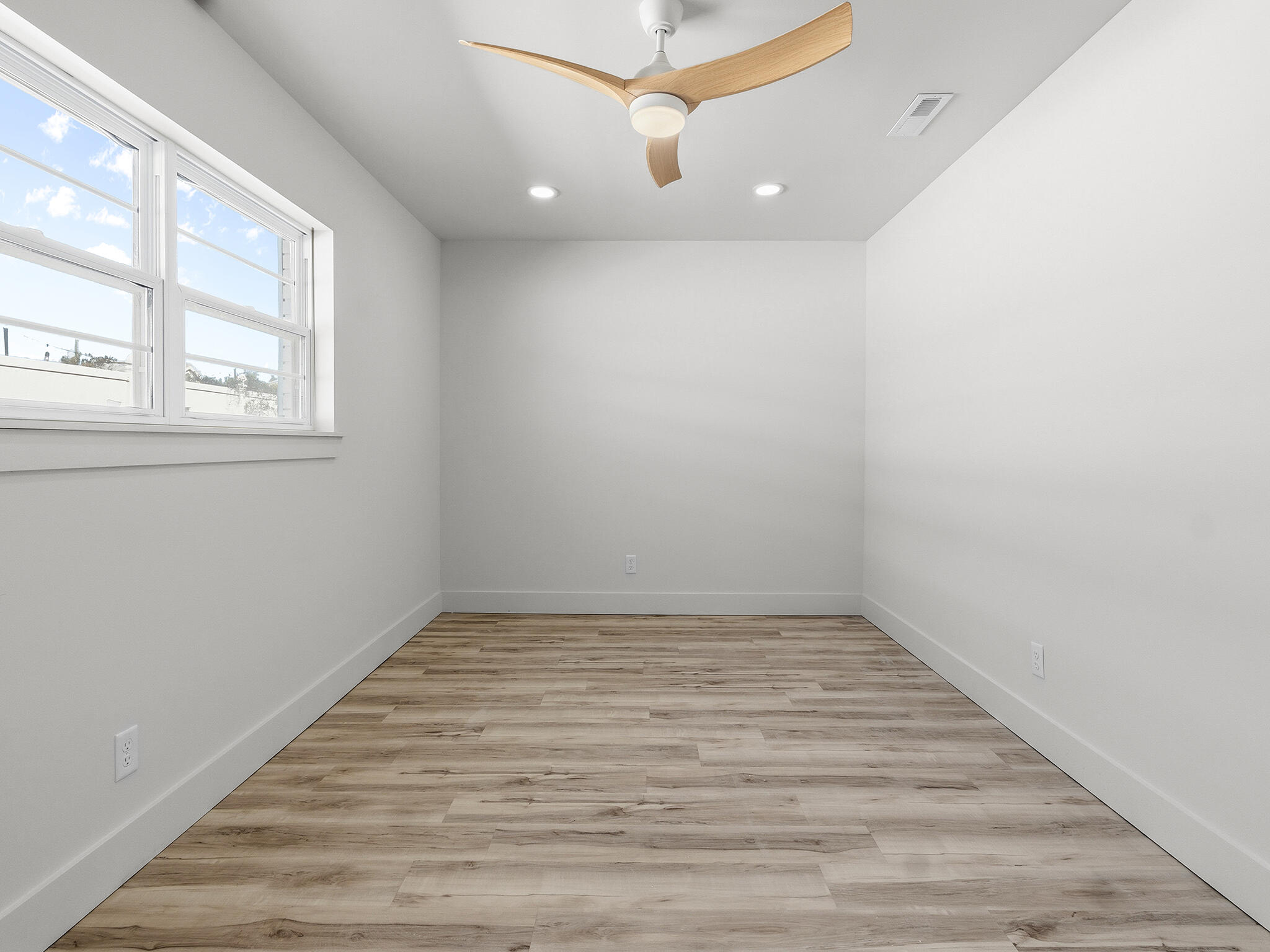 HOLIDAY BEACH UNIT 01 - Residential