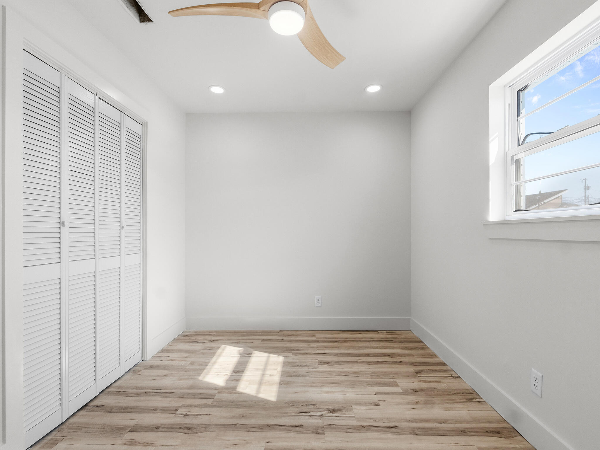 HOLIDAY BEACH UNIT 01 - Residential