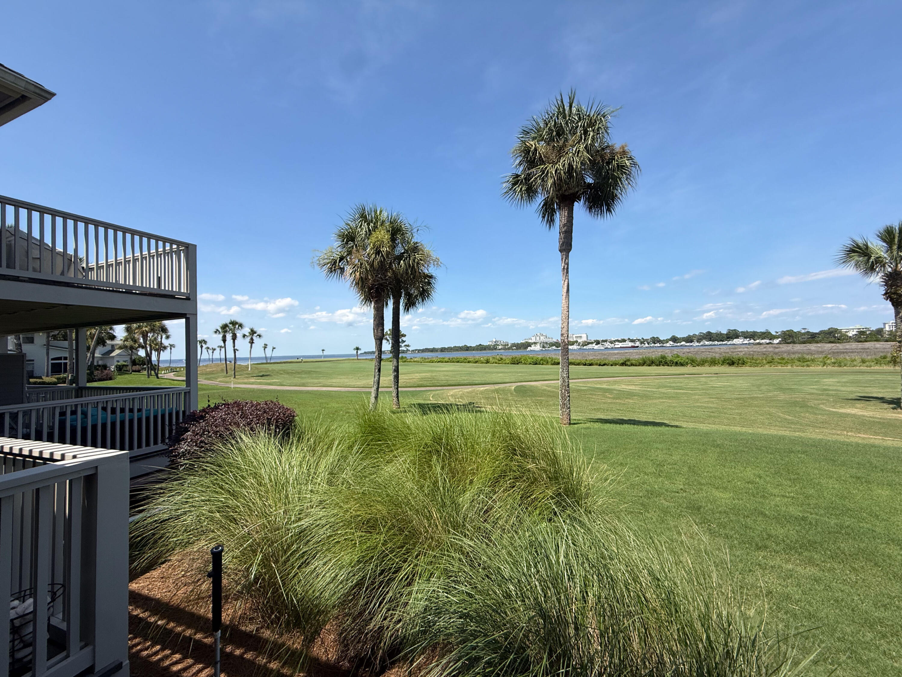 HARBOUR POINT CONDO - Residential