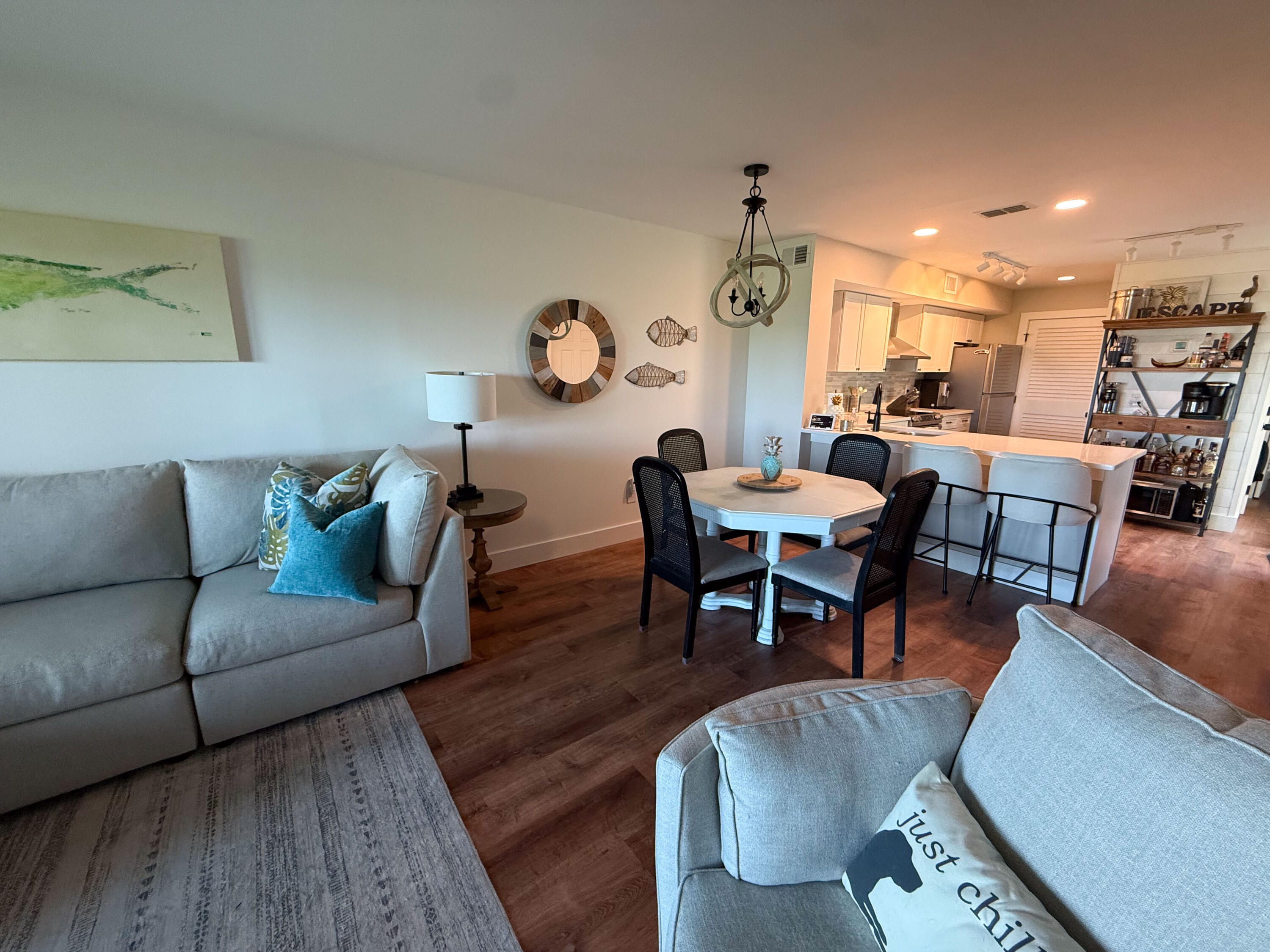 HARBOUR POINT CONDO - Residential