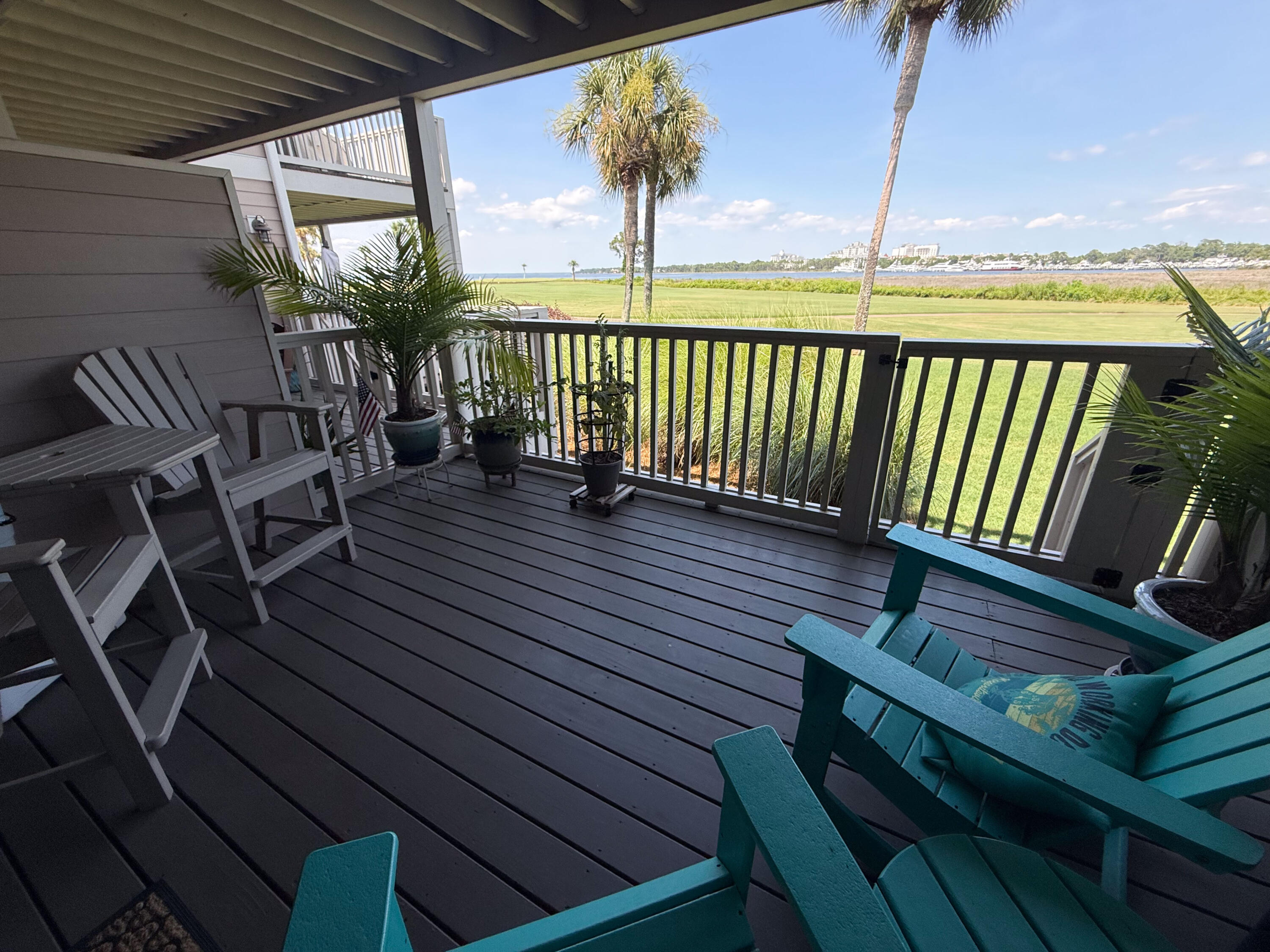 HARBOUR POINT CONDO - Residential