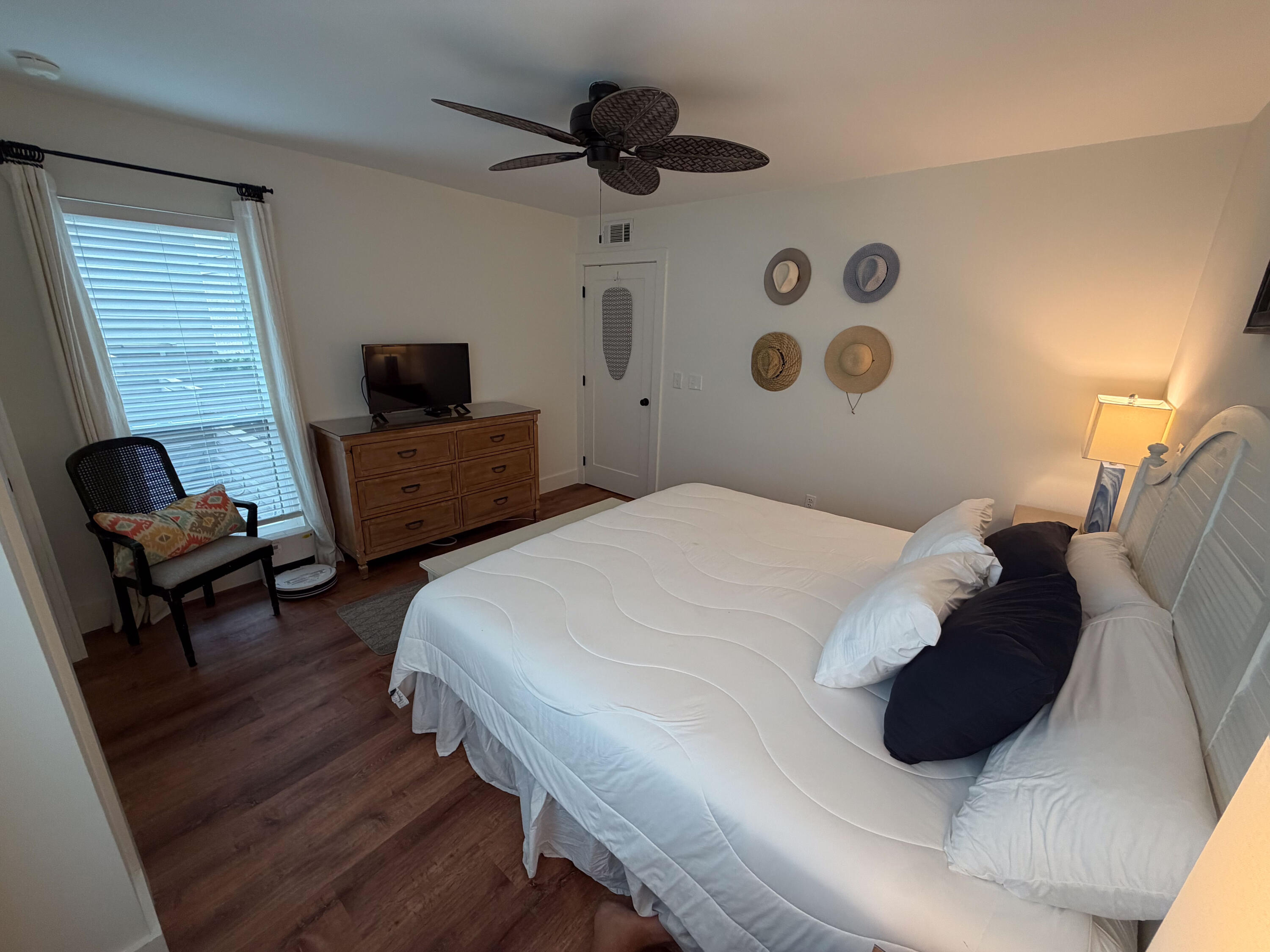 HARBOUR POINT CONDO - Residential