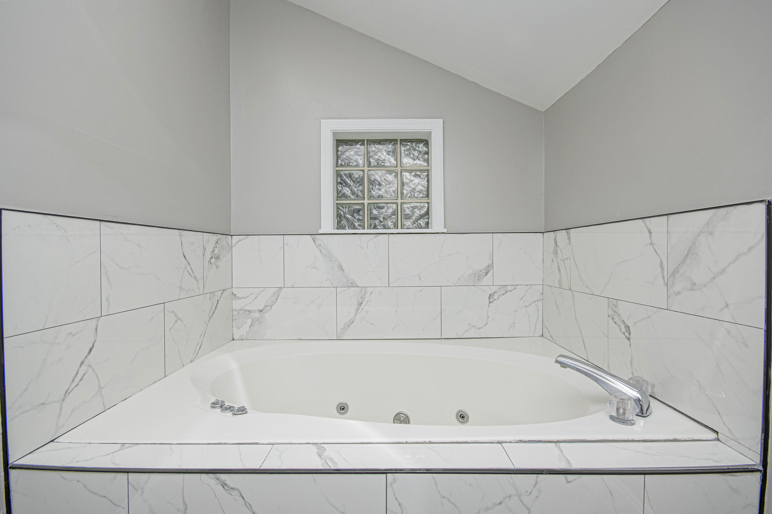 KENNEDY LAKES 1ST ADDN - Residential